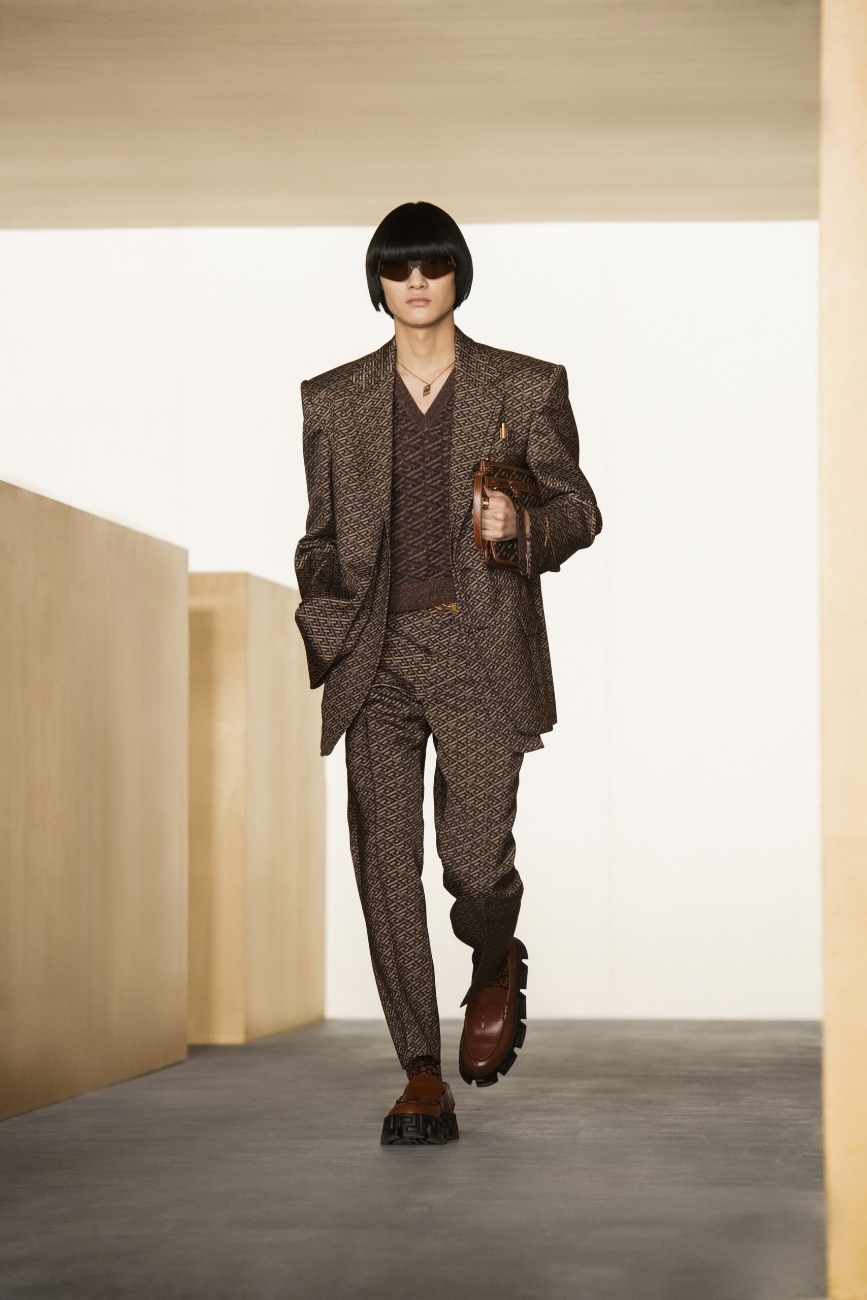 Versace F/W 21 Look 14