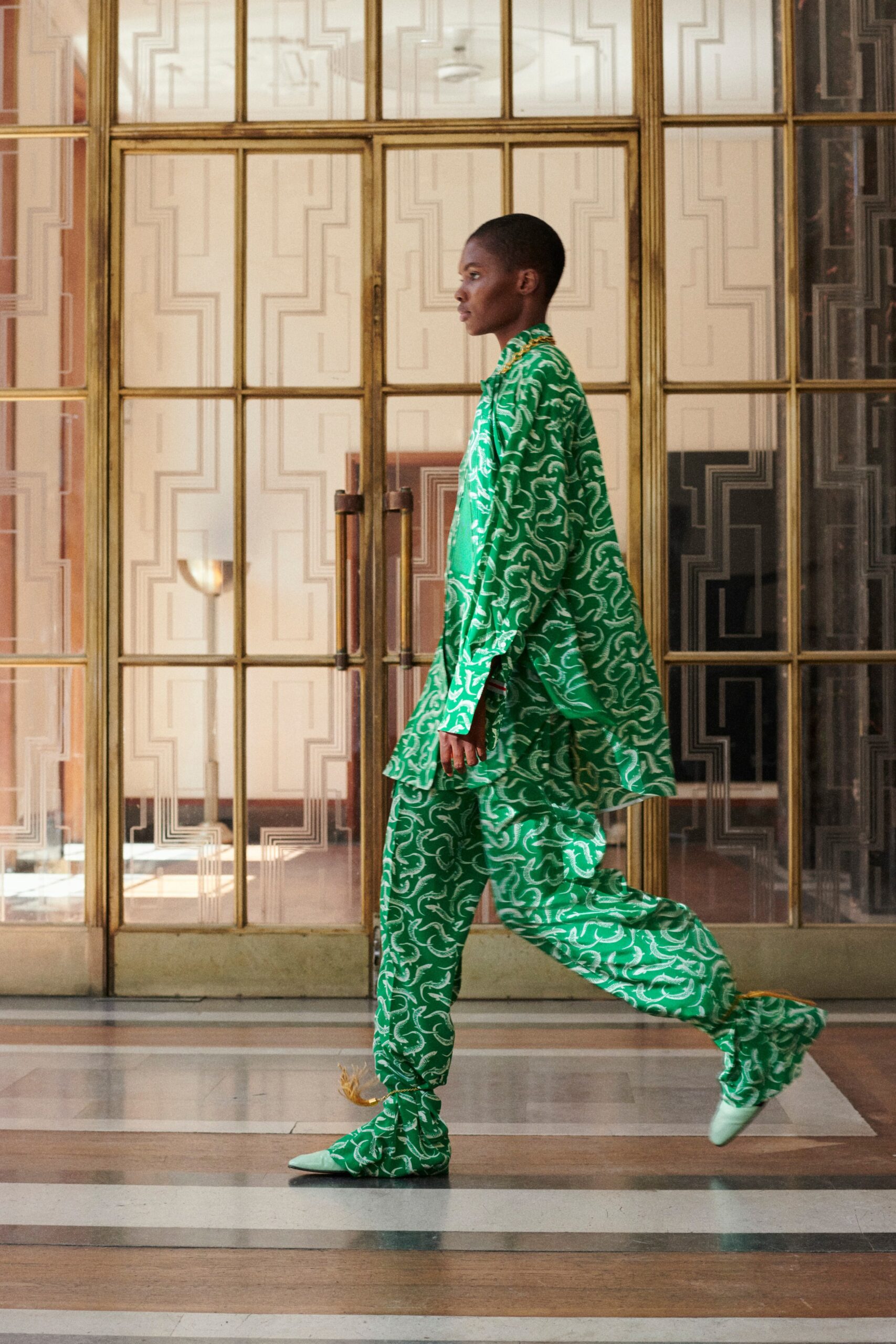 Victoria Beckham Resort 22 Look 13