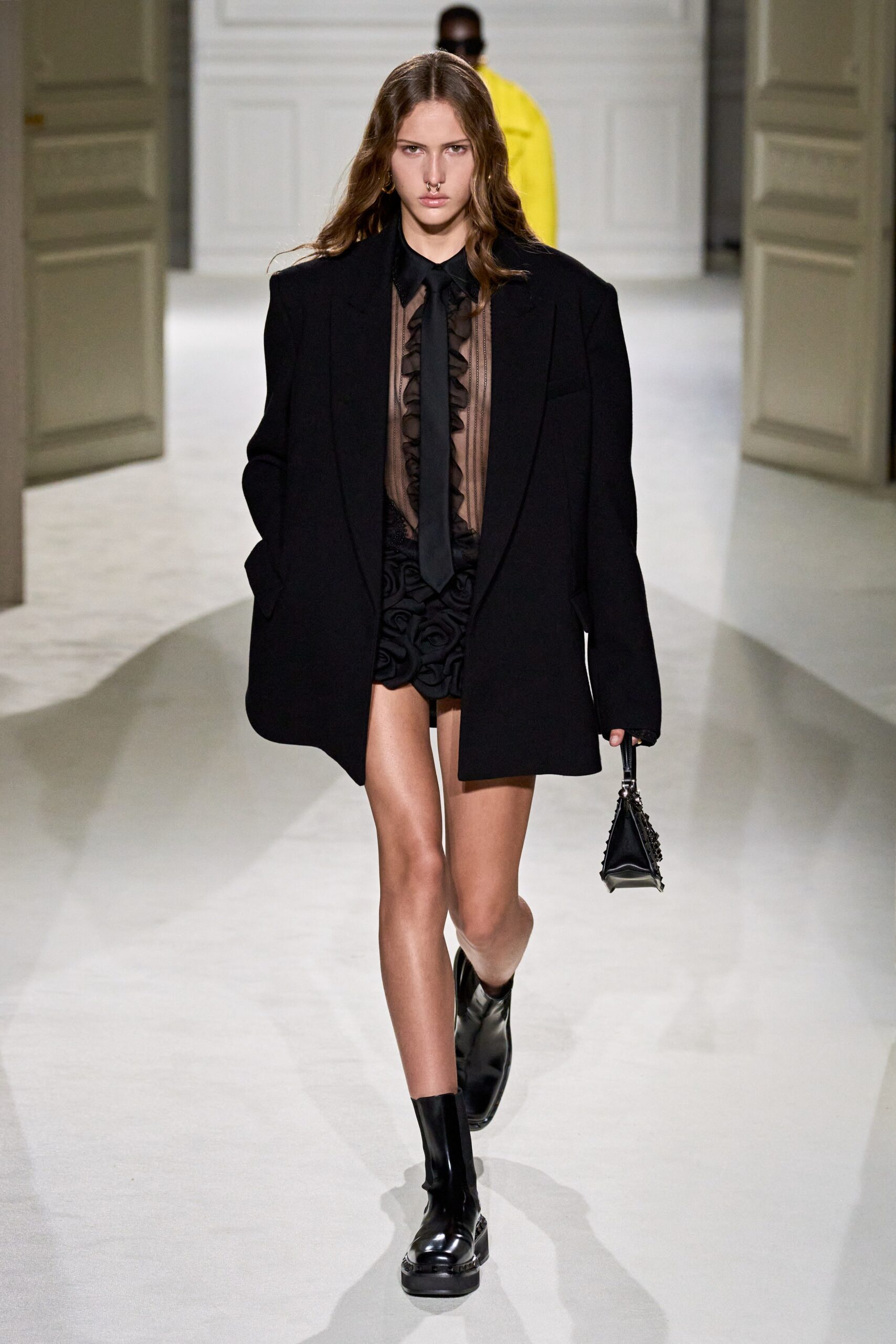 Valentino F/W 23 Look 16