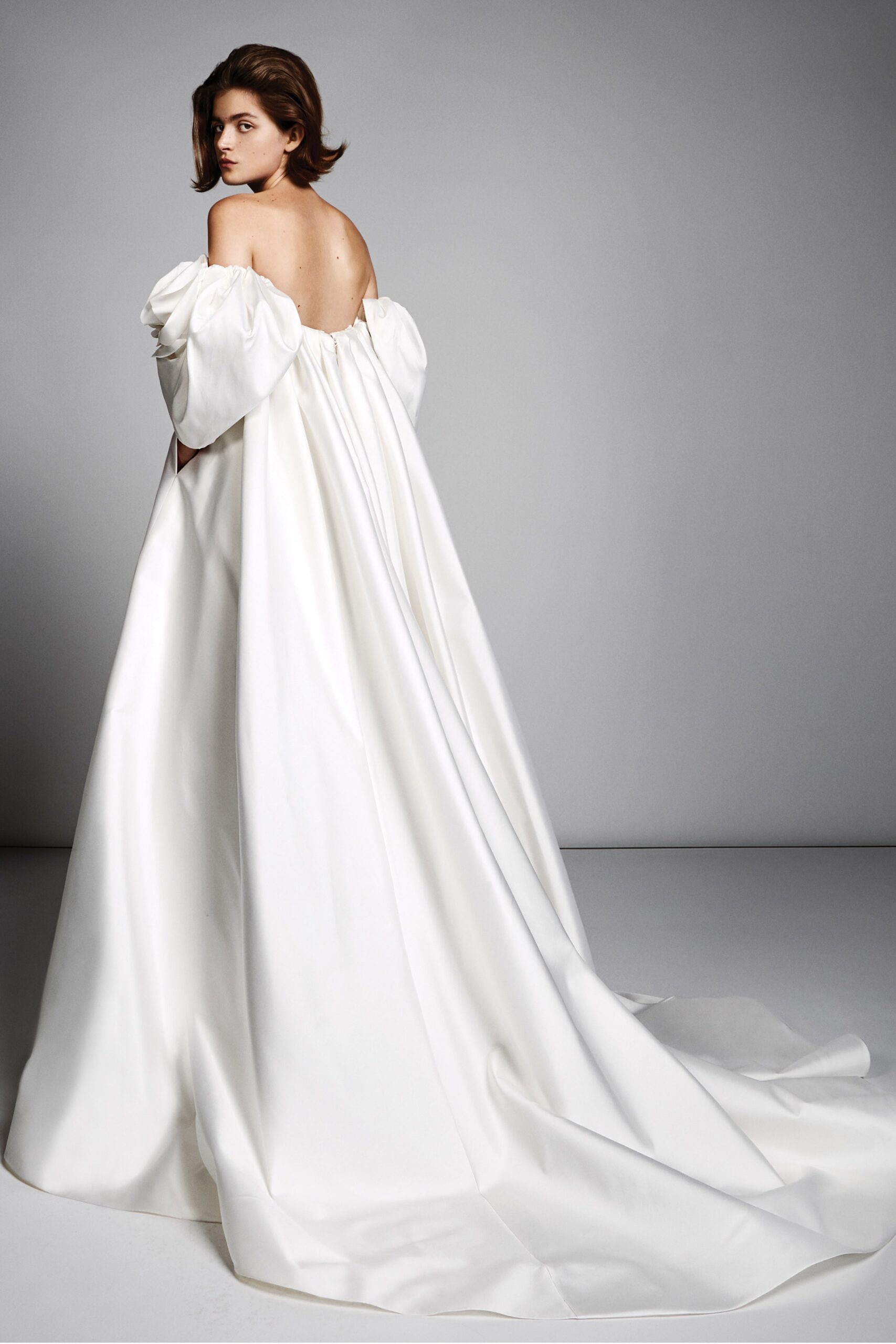 Viktor & Rolf F/W 19 Bridal Look 16