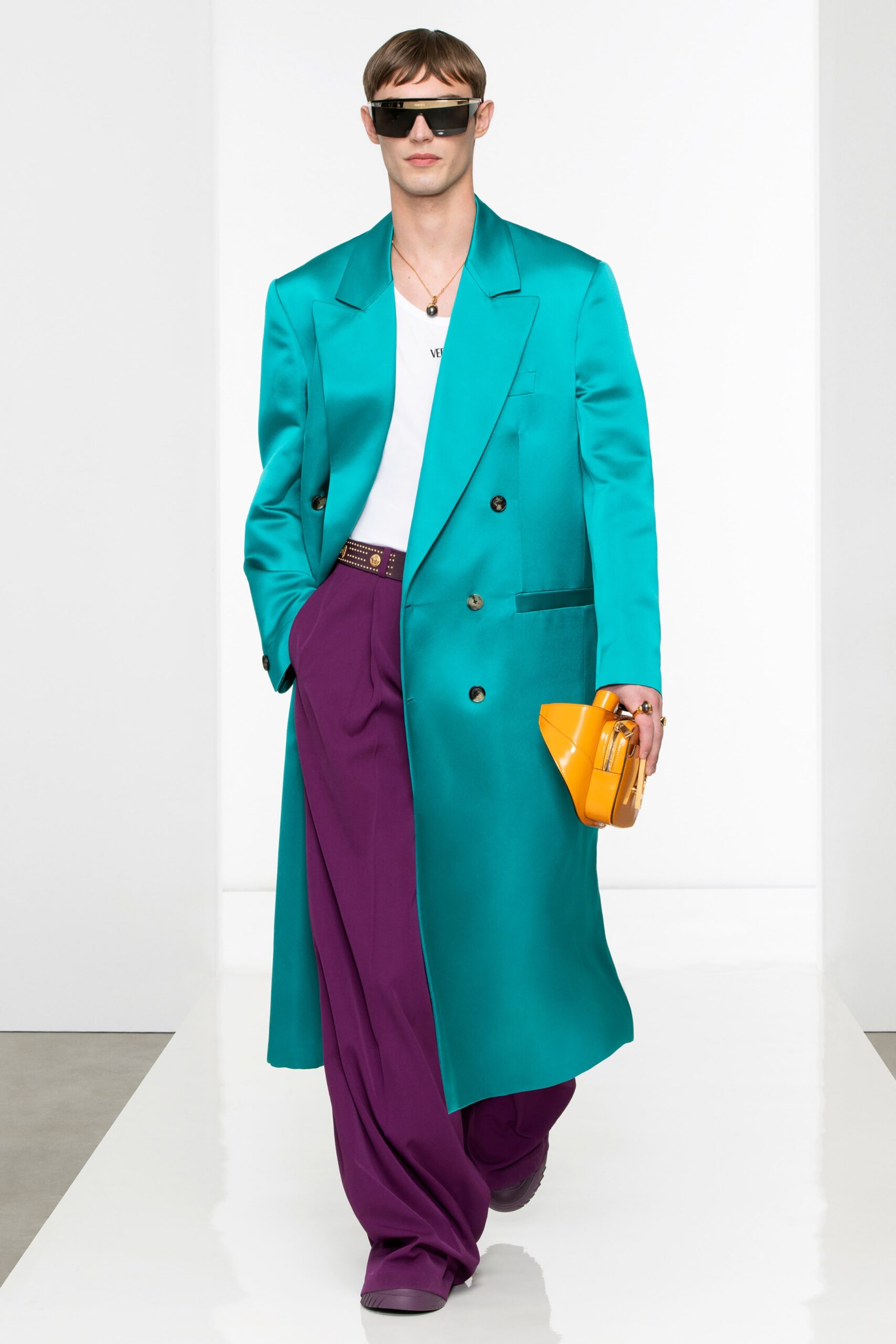 Versace F/W 22 Menswear Look 17