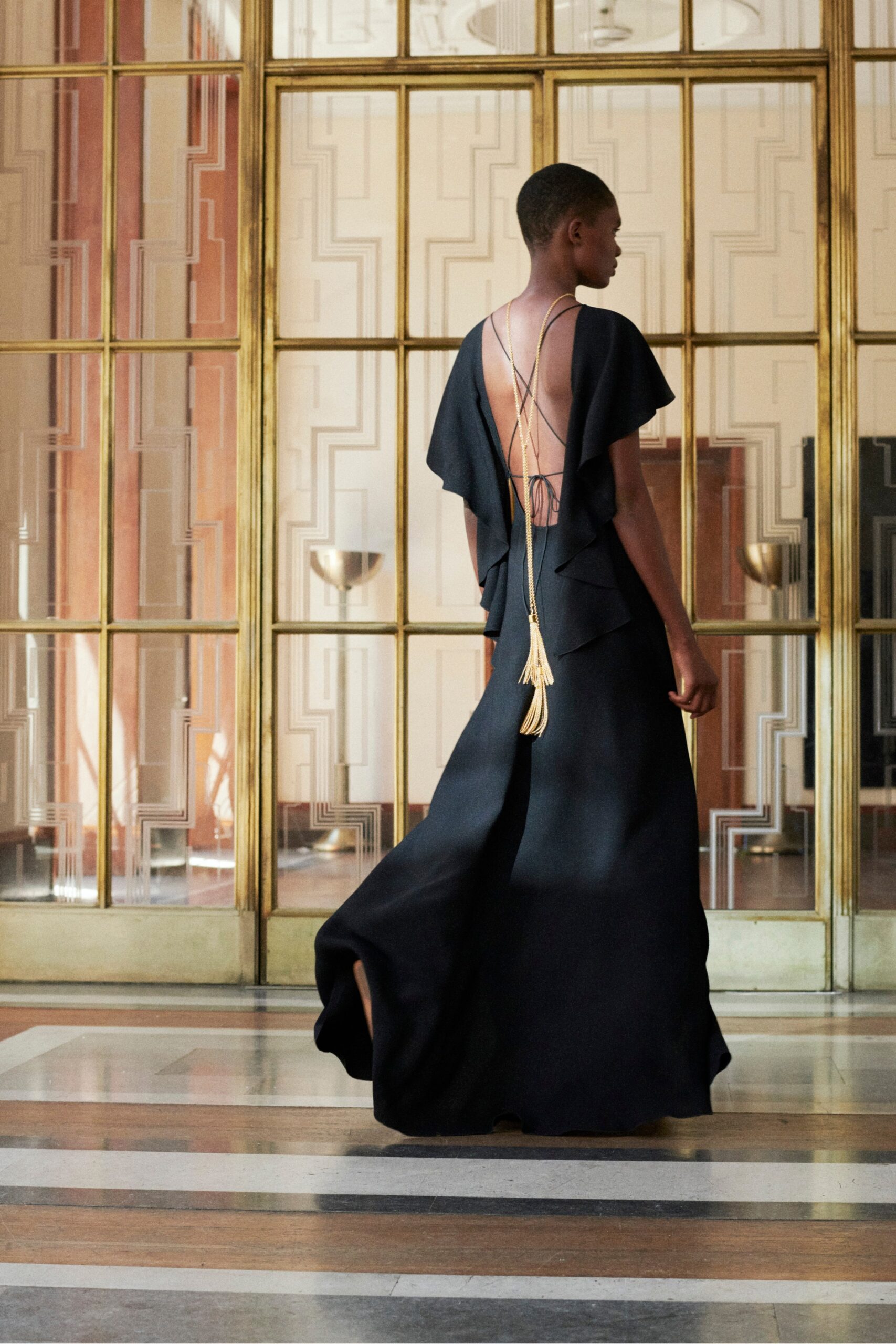 Victoria Beckham Resort 22 Look 16