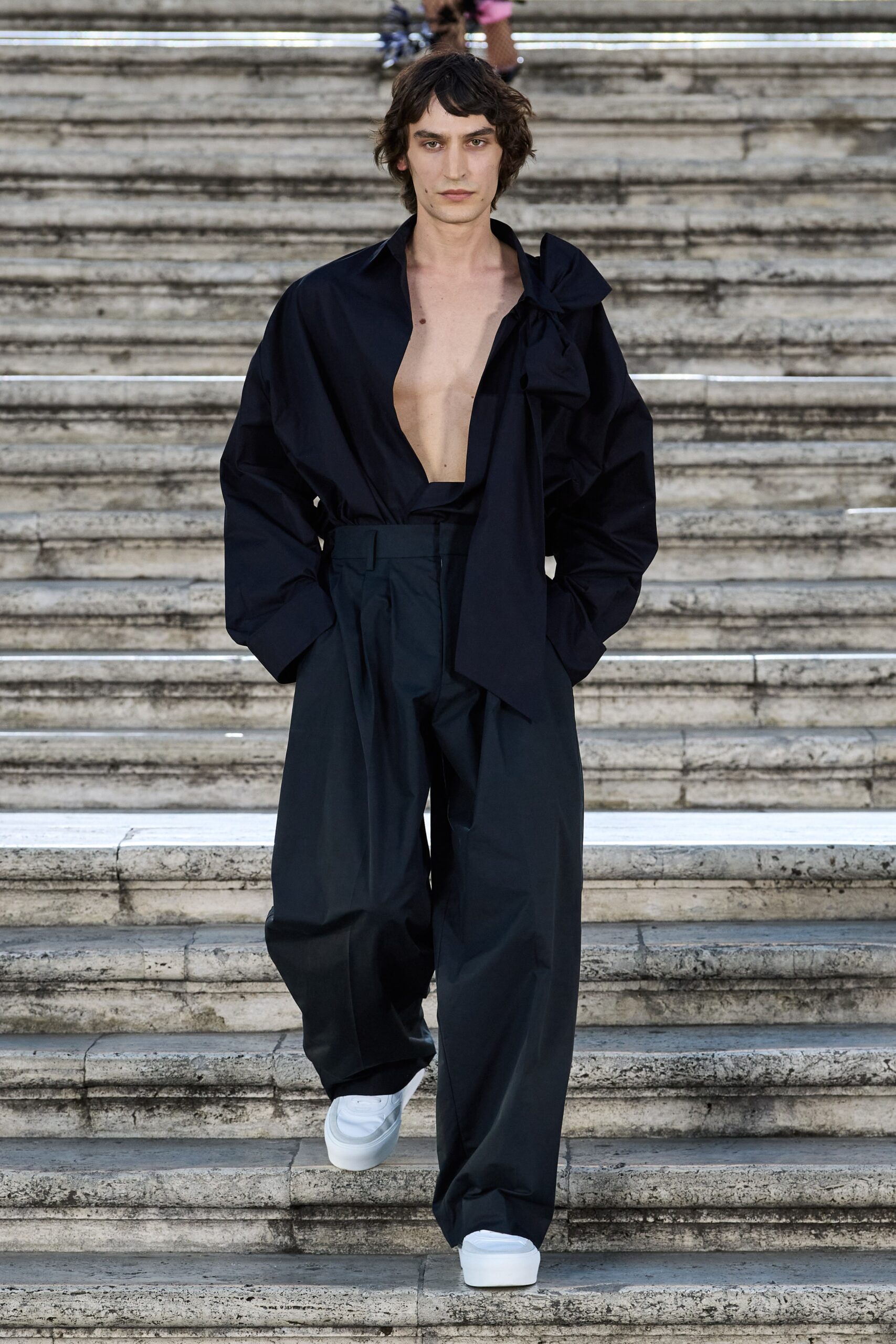 Valentino F/W 22 Couture Look 17