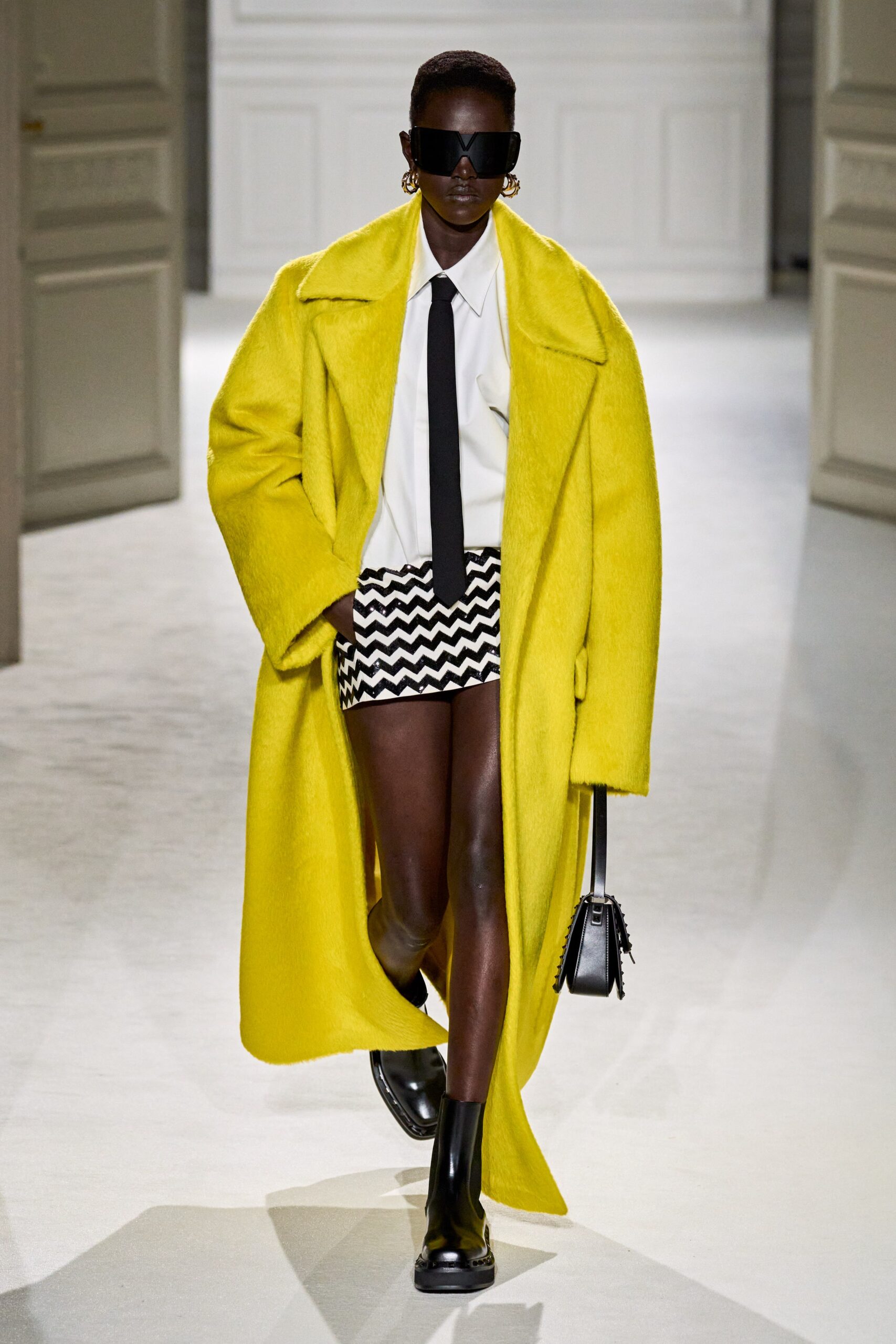 Valentino F/W 23 Look 17