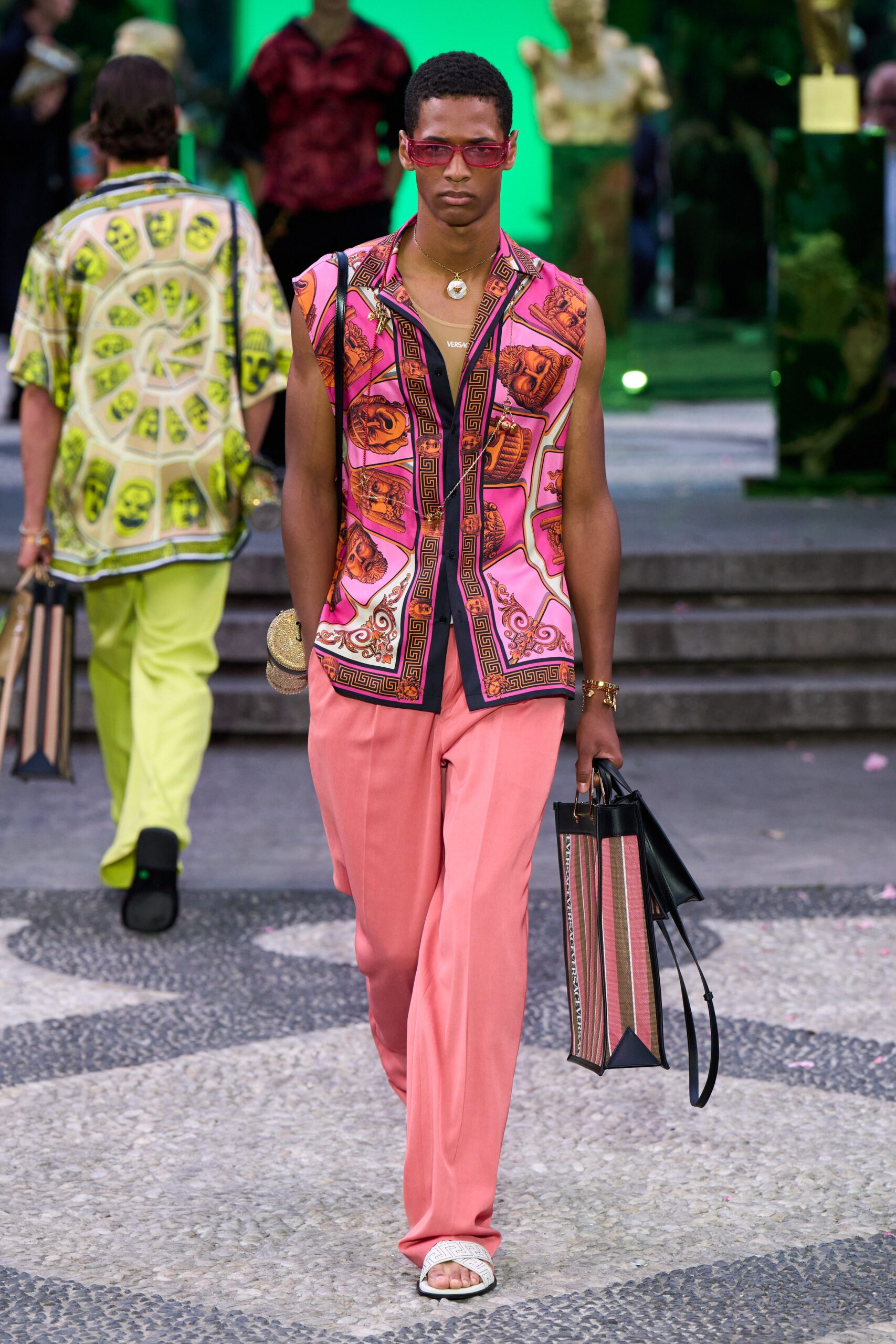 Versace S/S 23 Menswear Look 17