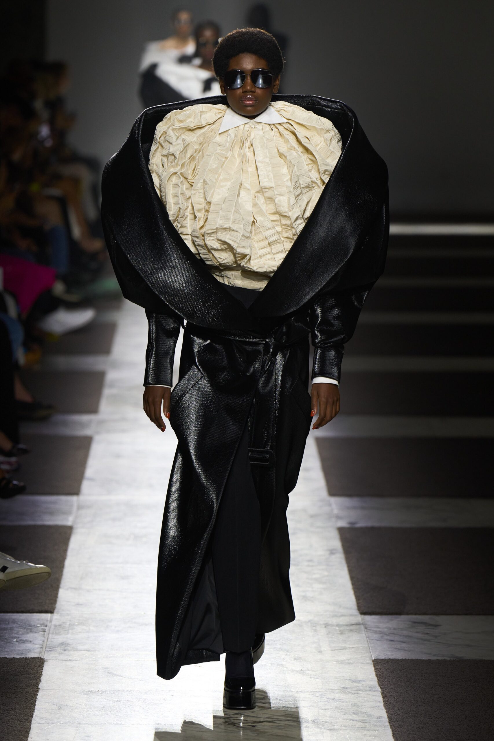 Viktor & Rolf F/W 22 Couture Look 17