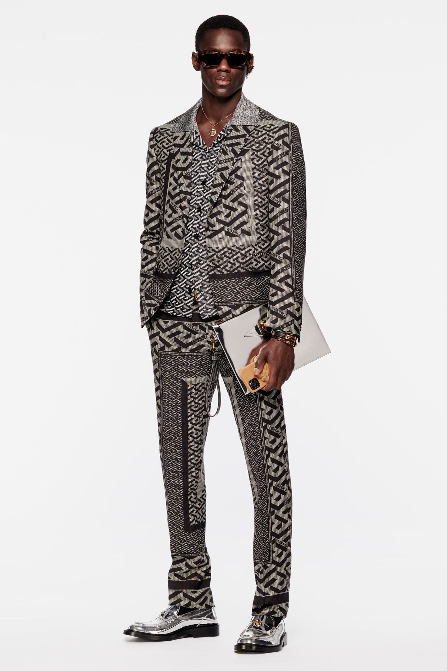 Versace F/W 22 Look 18