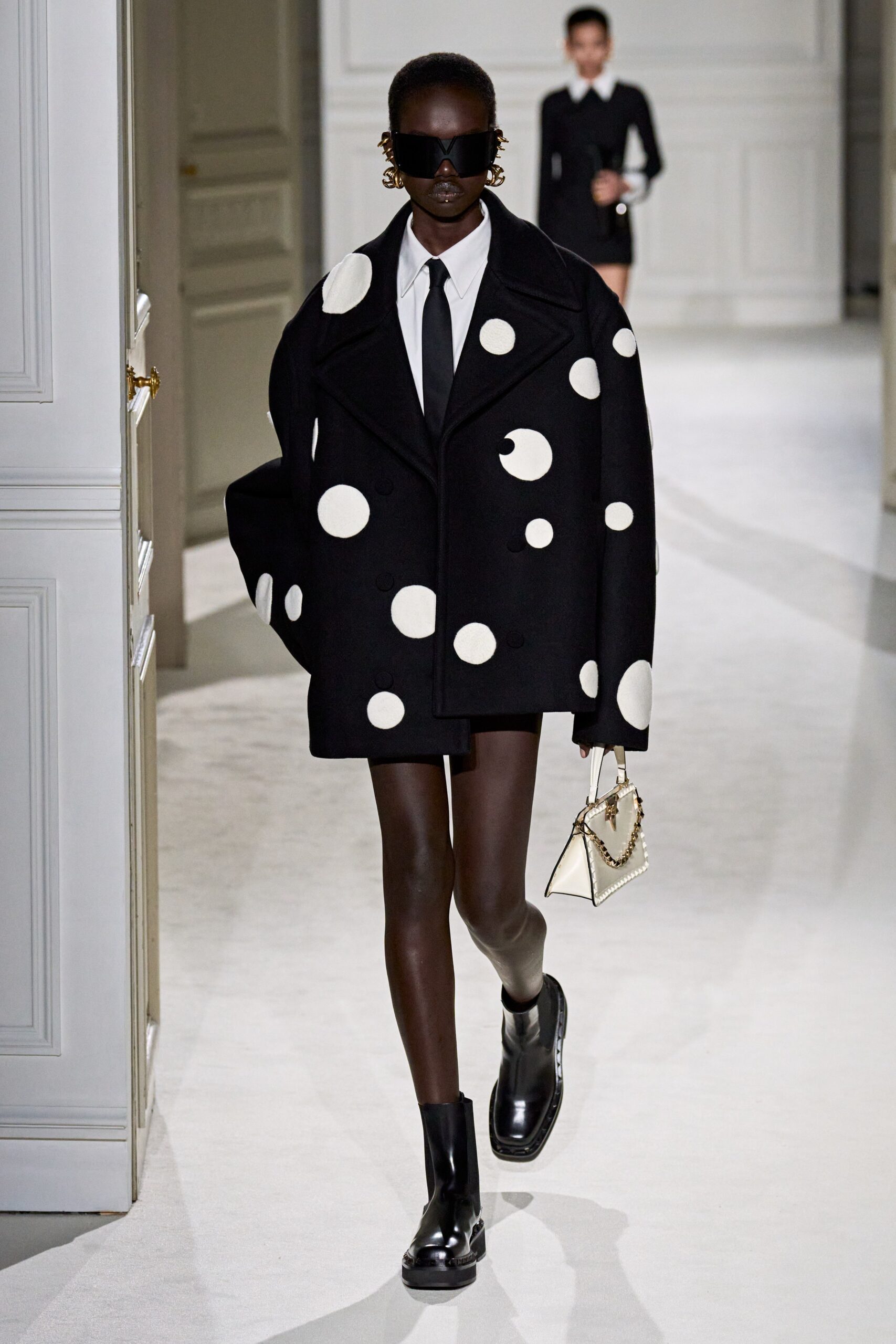 Valentino F/W 23 Look 18