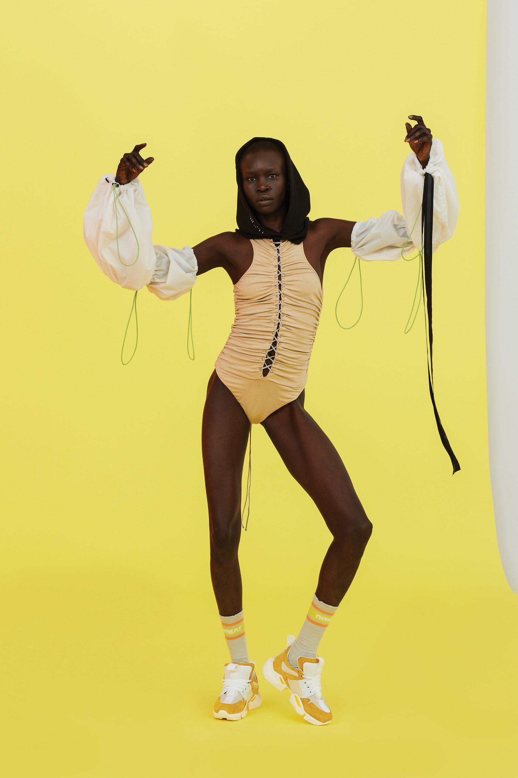 Unravel Resort 19 Look 19