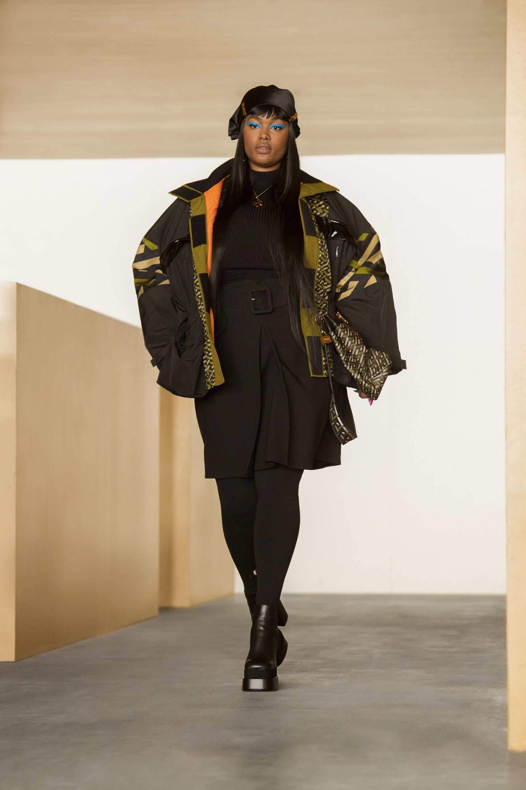 Versace F/W 21 Look 19