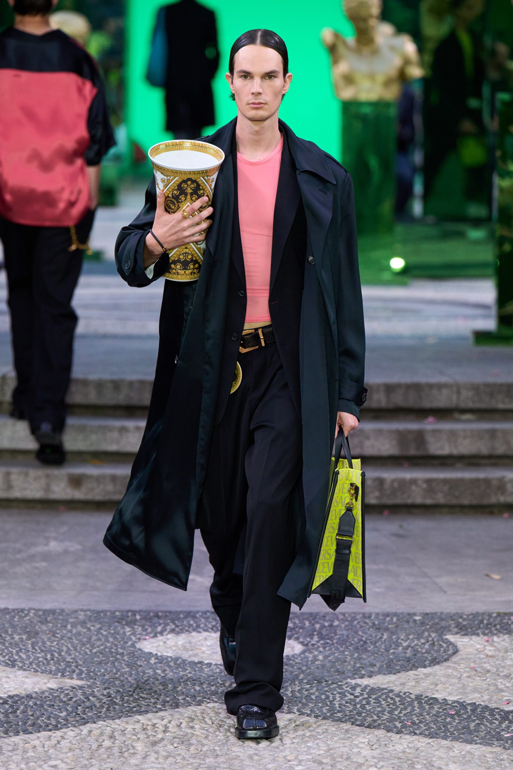 Versace S/S 23 Menswear Look 19