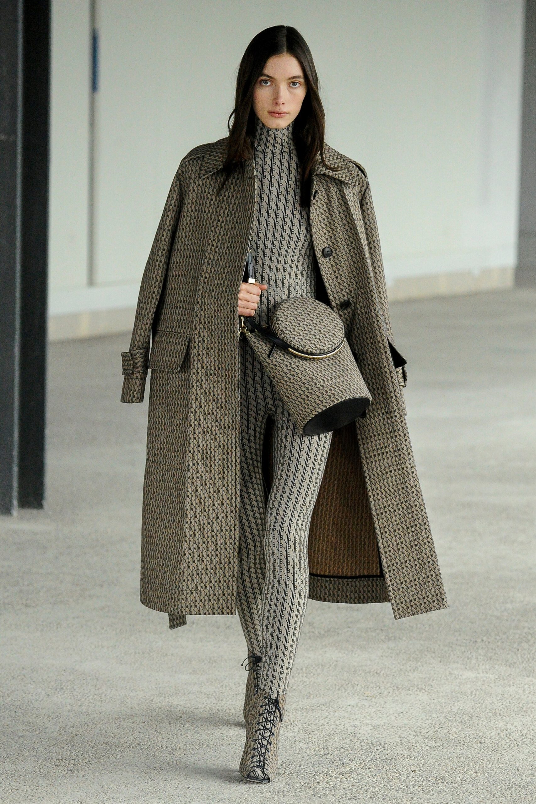 Victoria Beckham F/W 22 Look 19