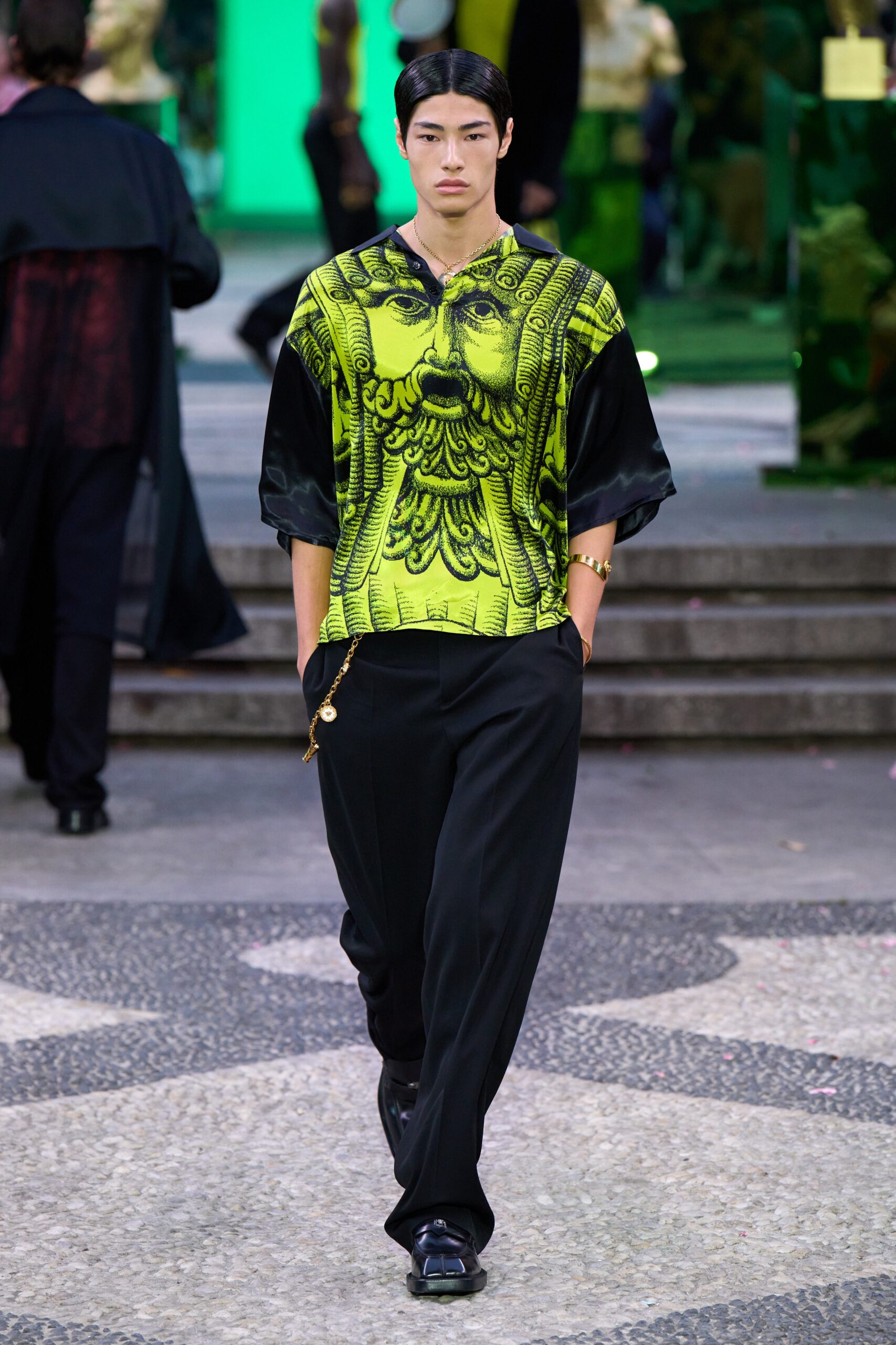 Versace S/S 23 Menswear Look 20