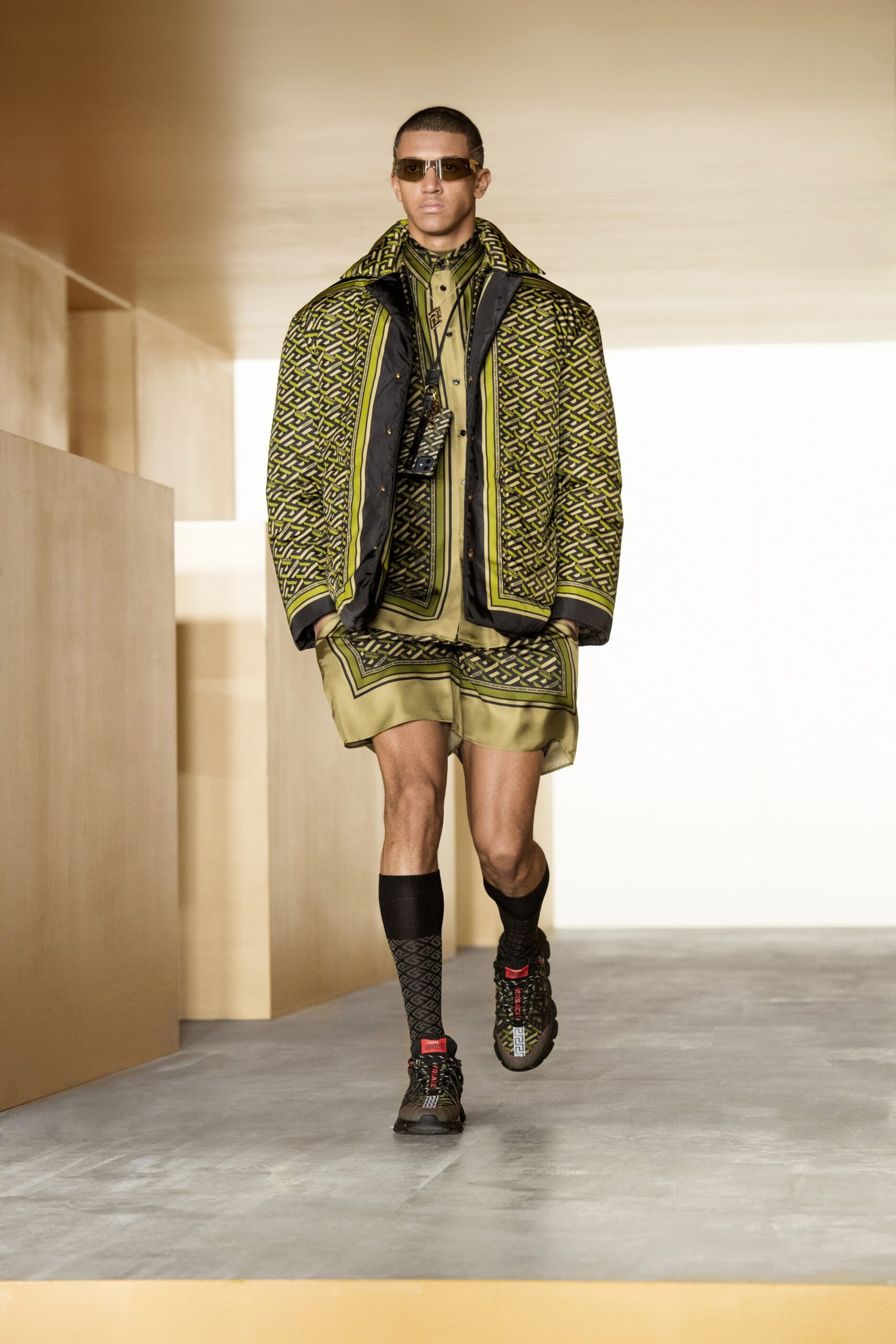 Versace F/W 21 Look 21
