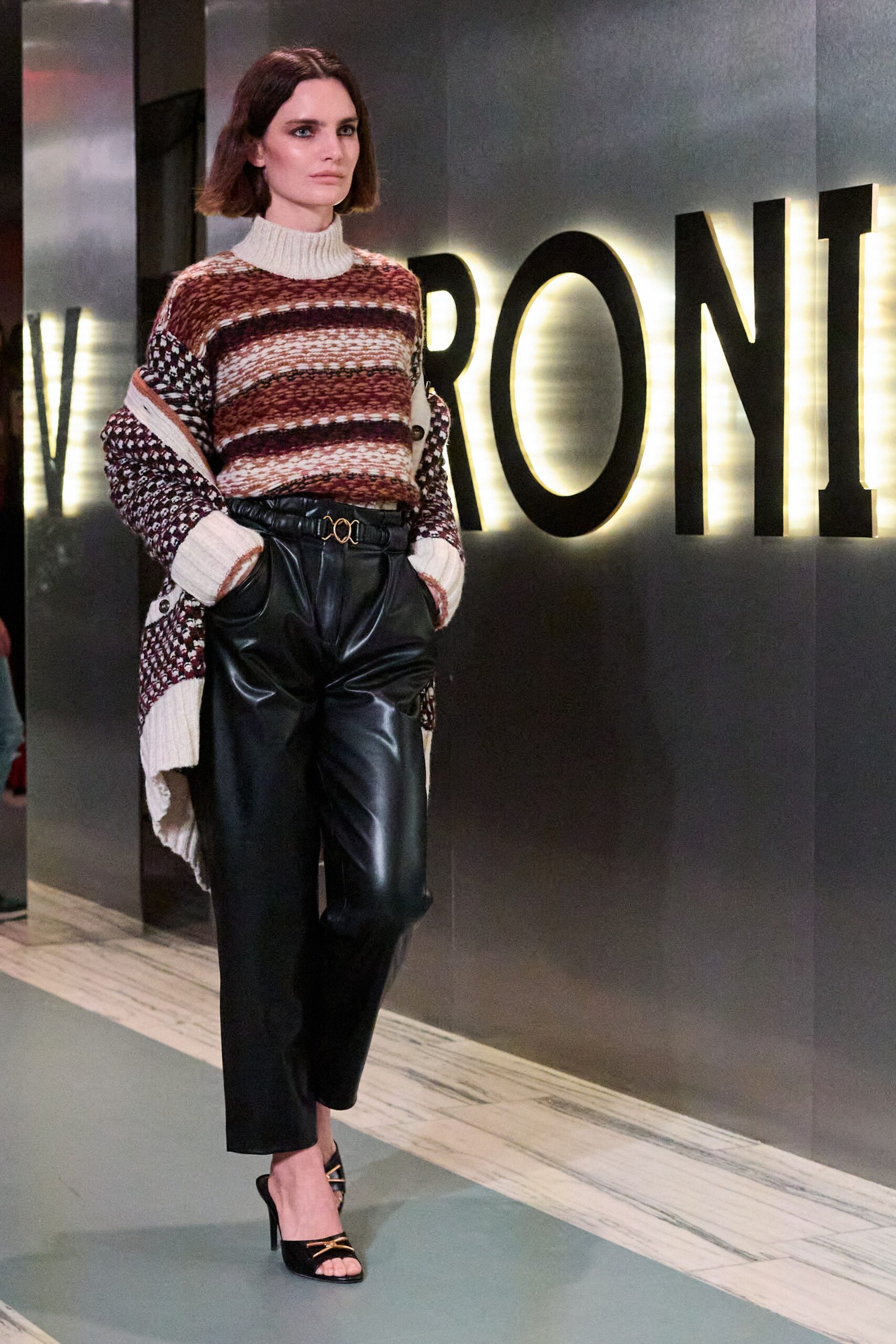 Veronica Beard F/W 23 Look 22