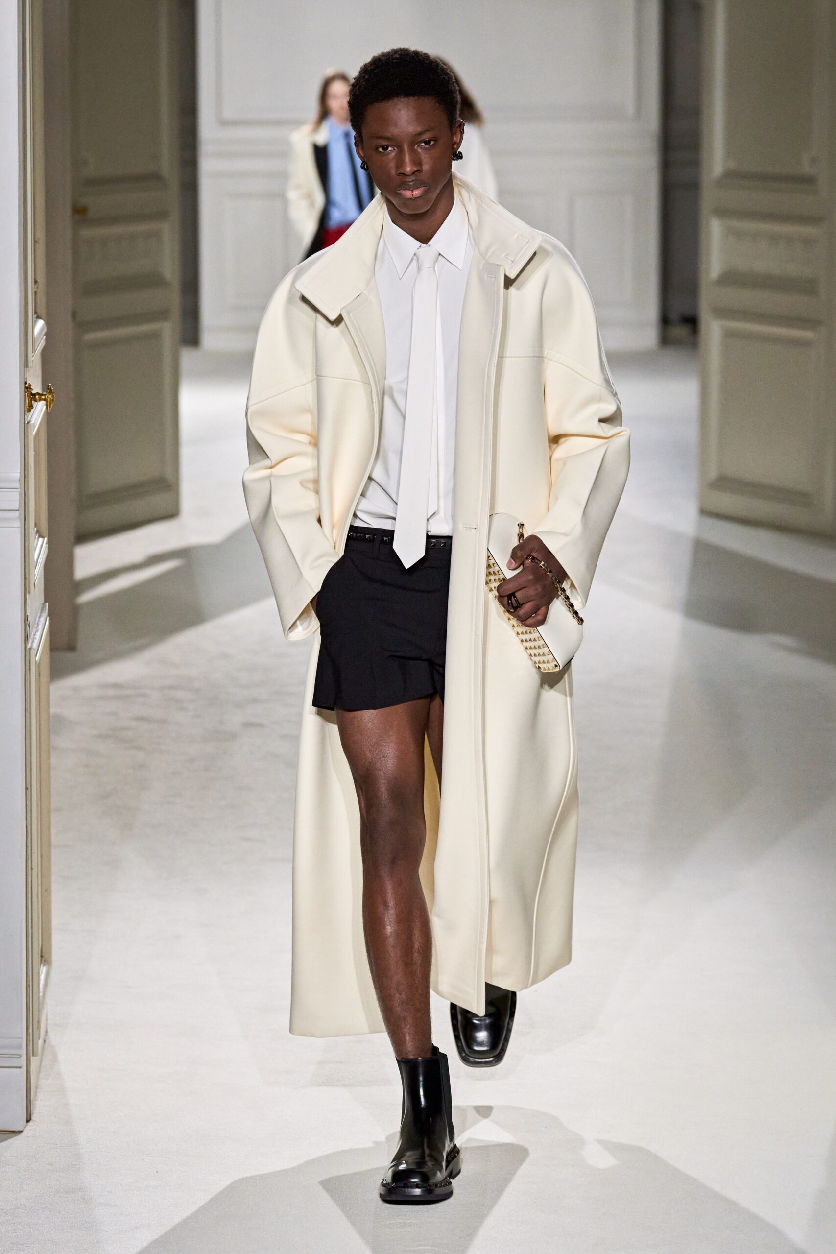 Valentino F/W 23 Look 23