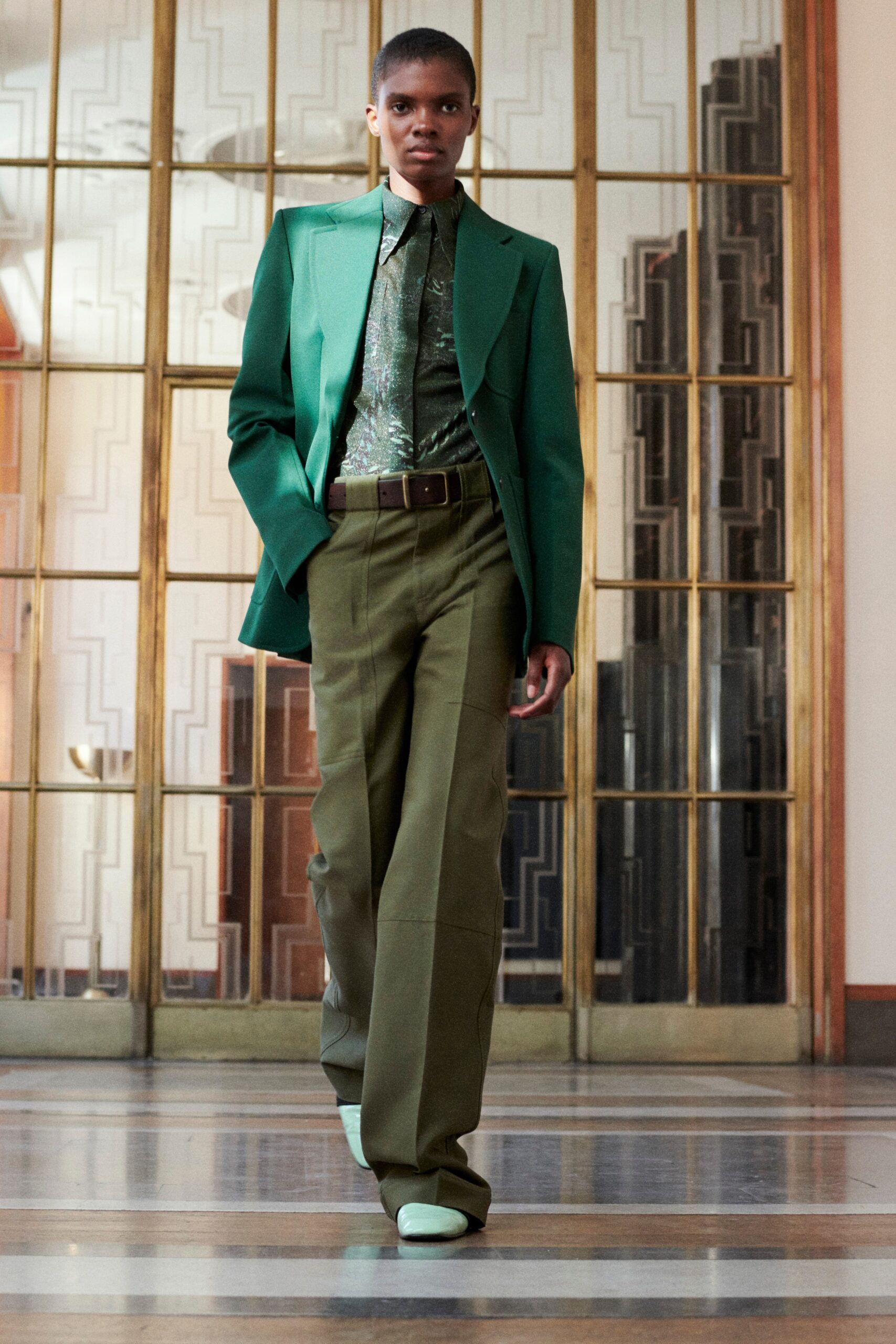 Victoria Beckham Resort 22 Look 22