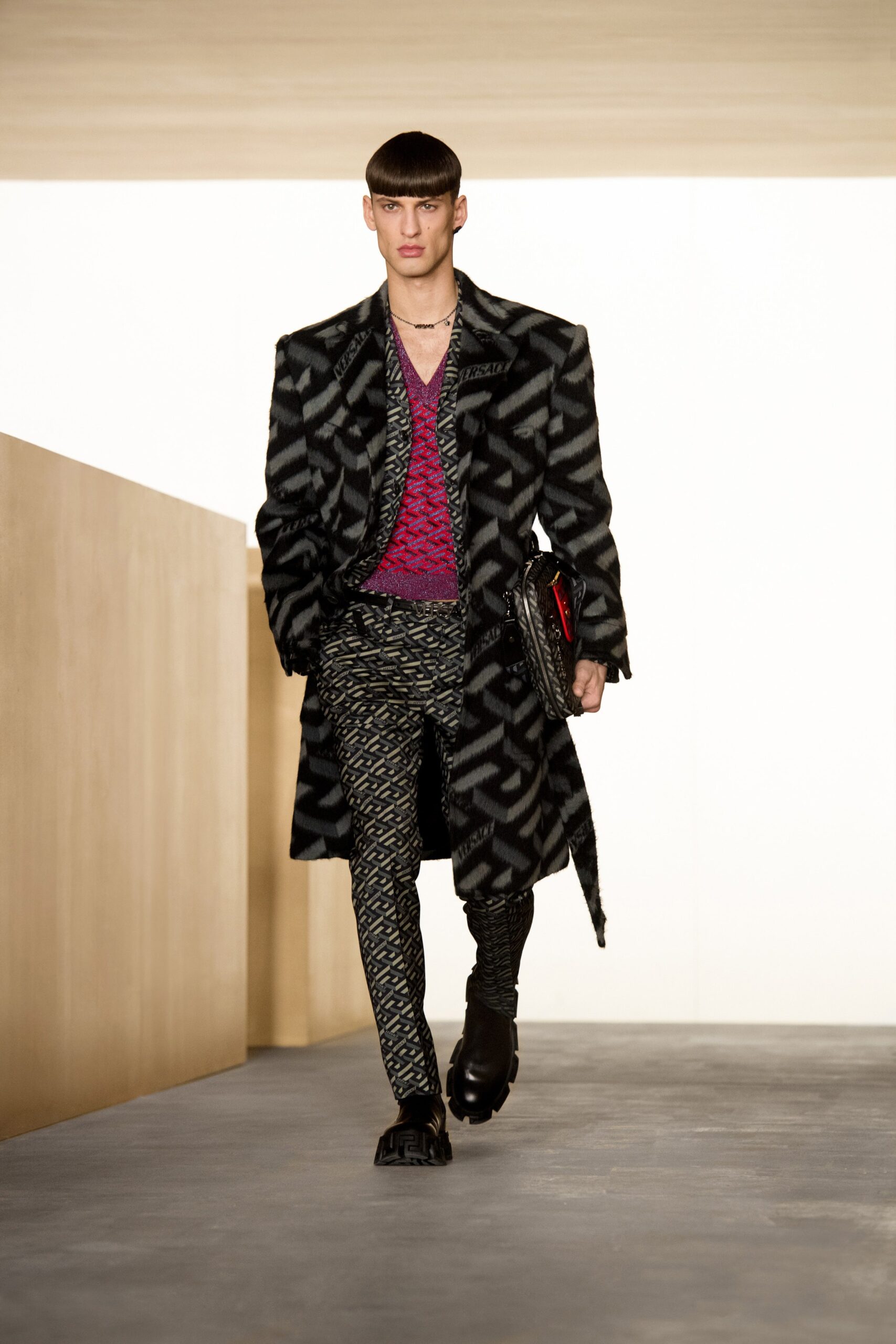 Versace F/W 21 Look 25