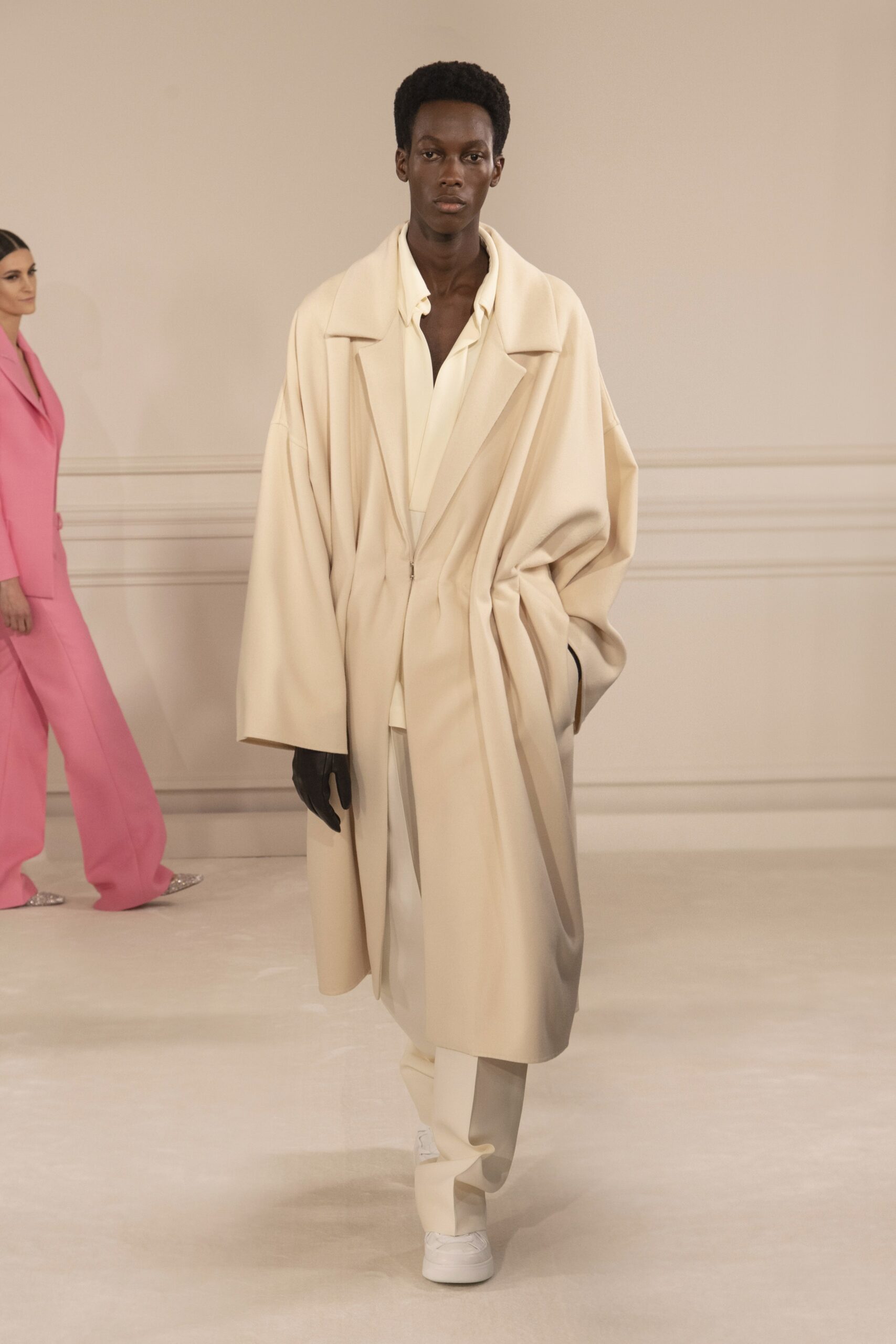 Valentino S/S 22 Couture Look 25