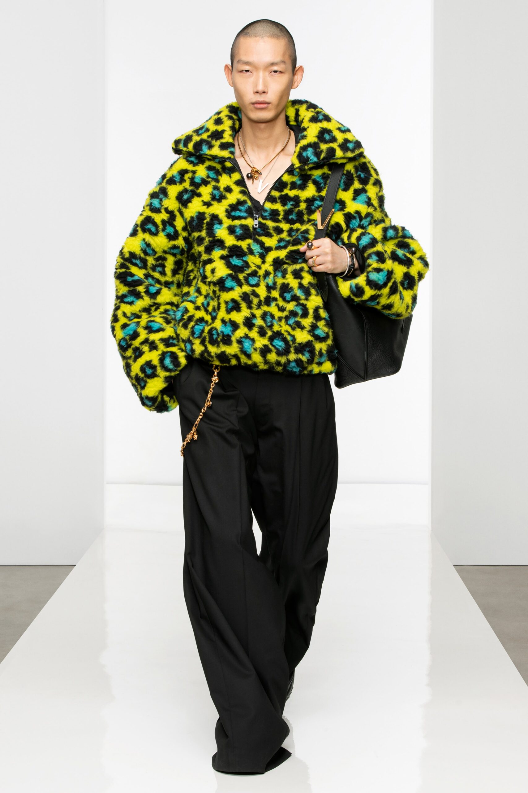Versace F/W 22 Menswear Look 25