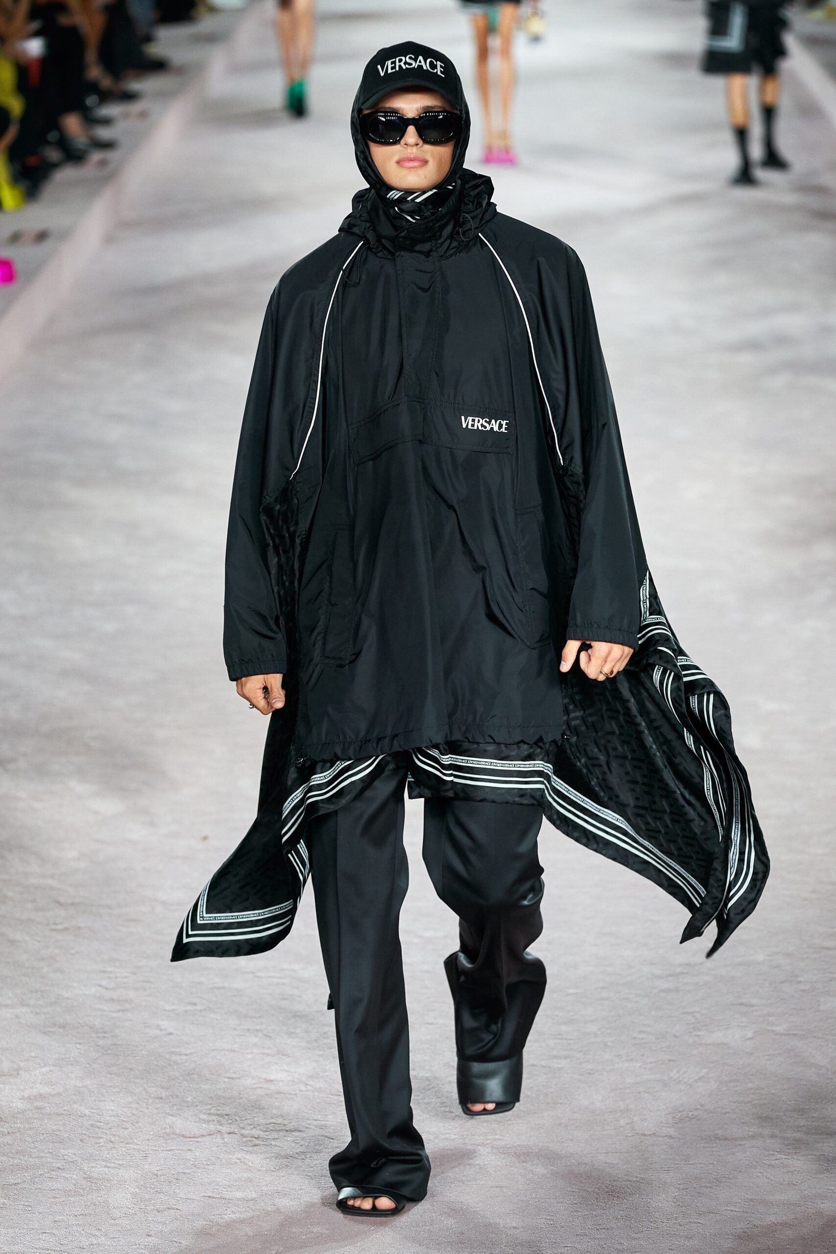Versace S/S 22 Look 28
