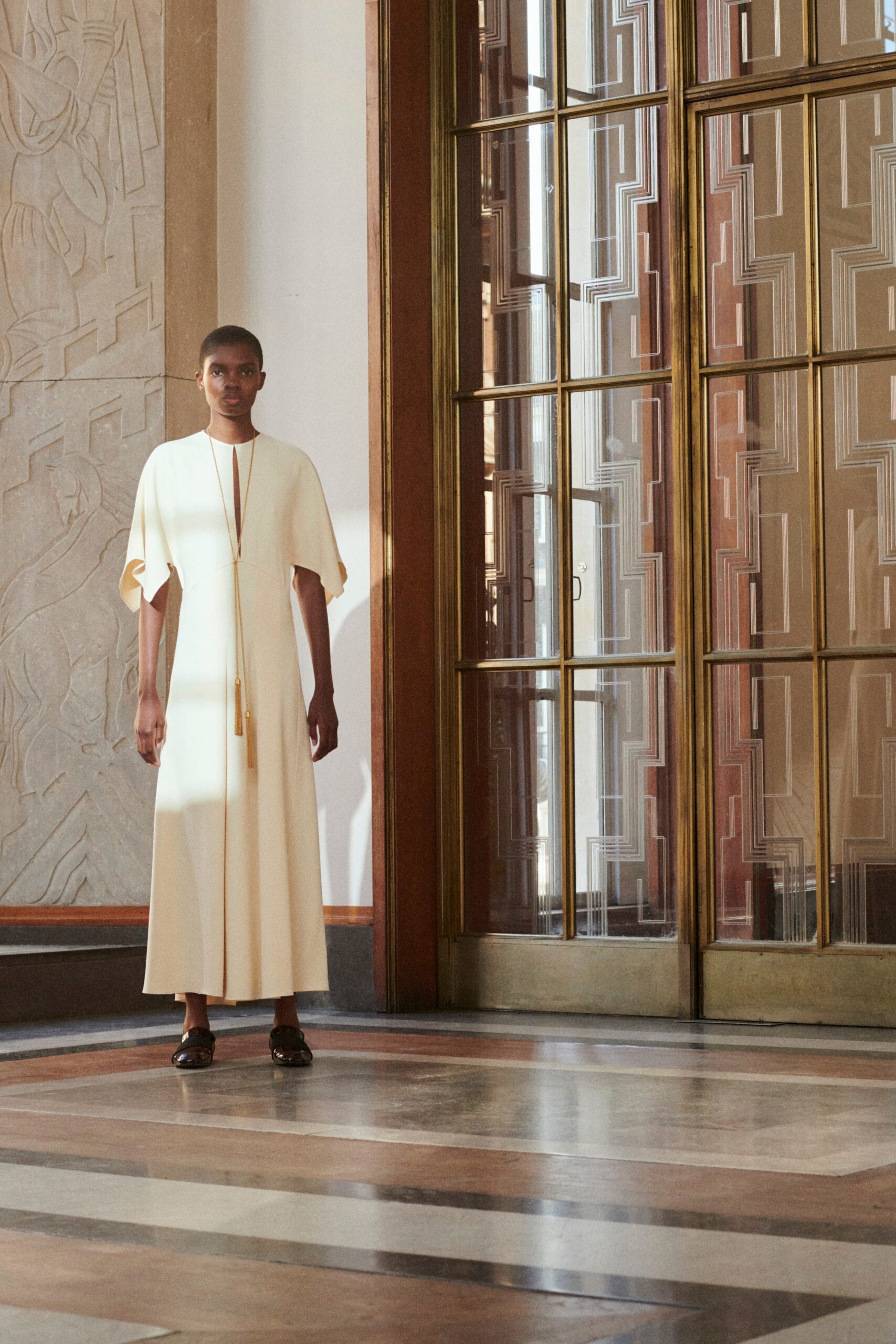 Victoria Beckham Resort 22 Look 26