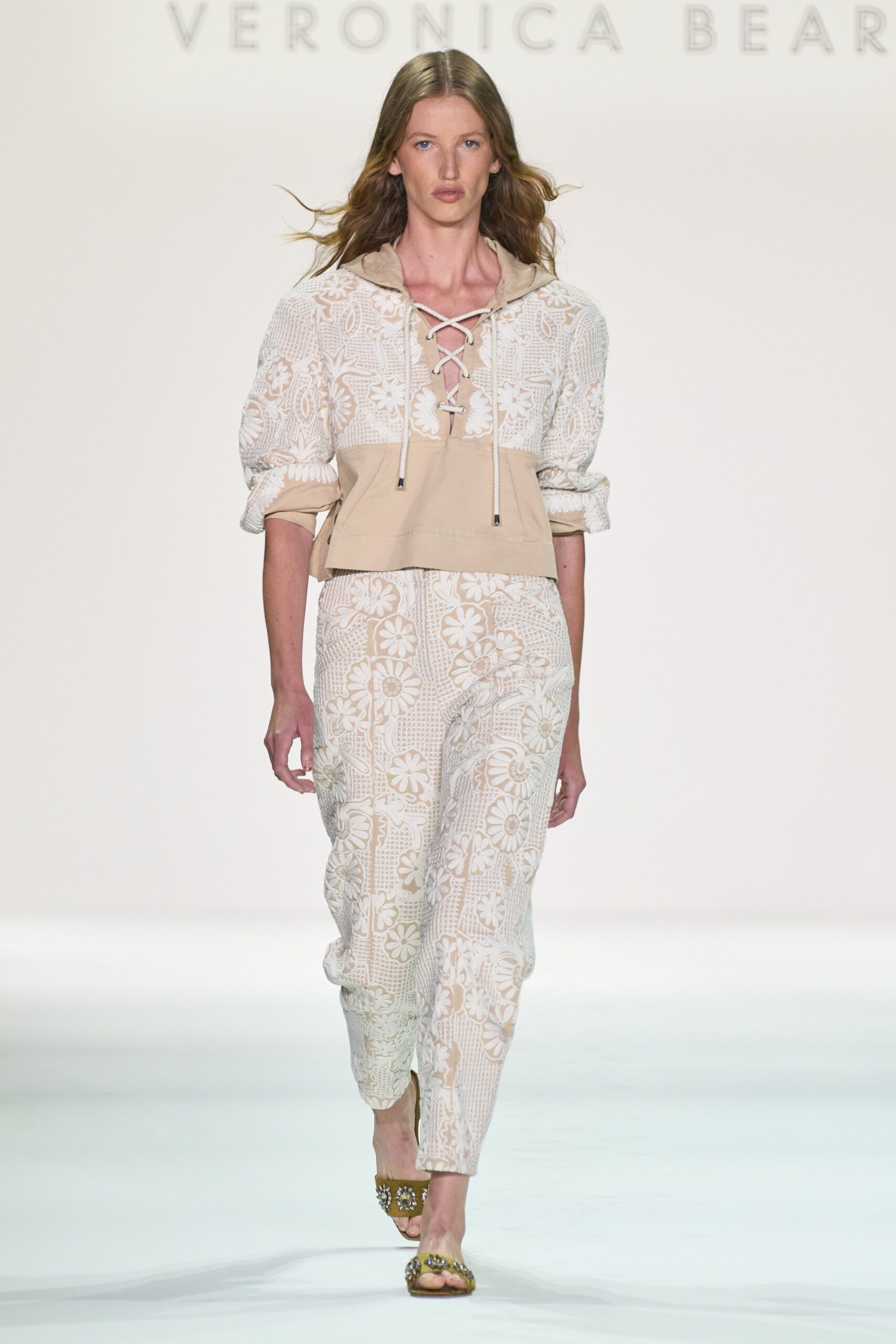 Veronica Beard S/S 23 Look 28