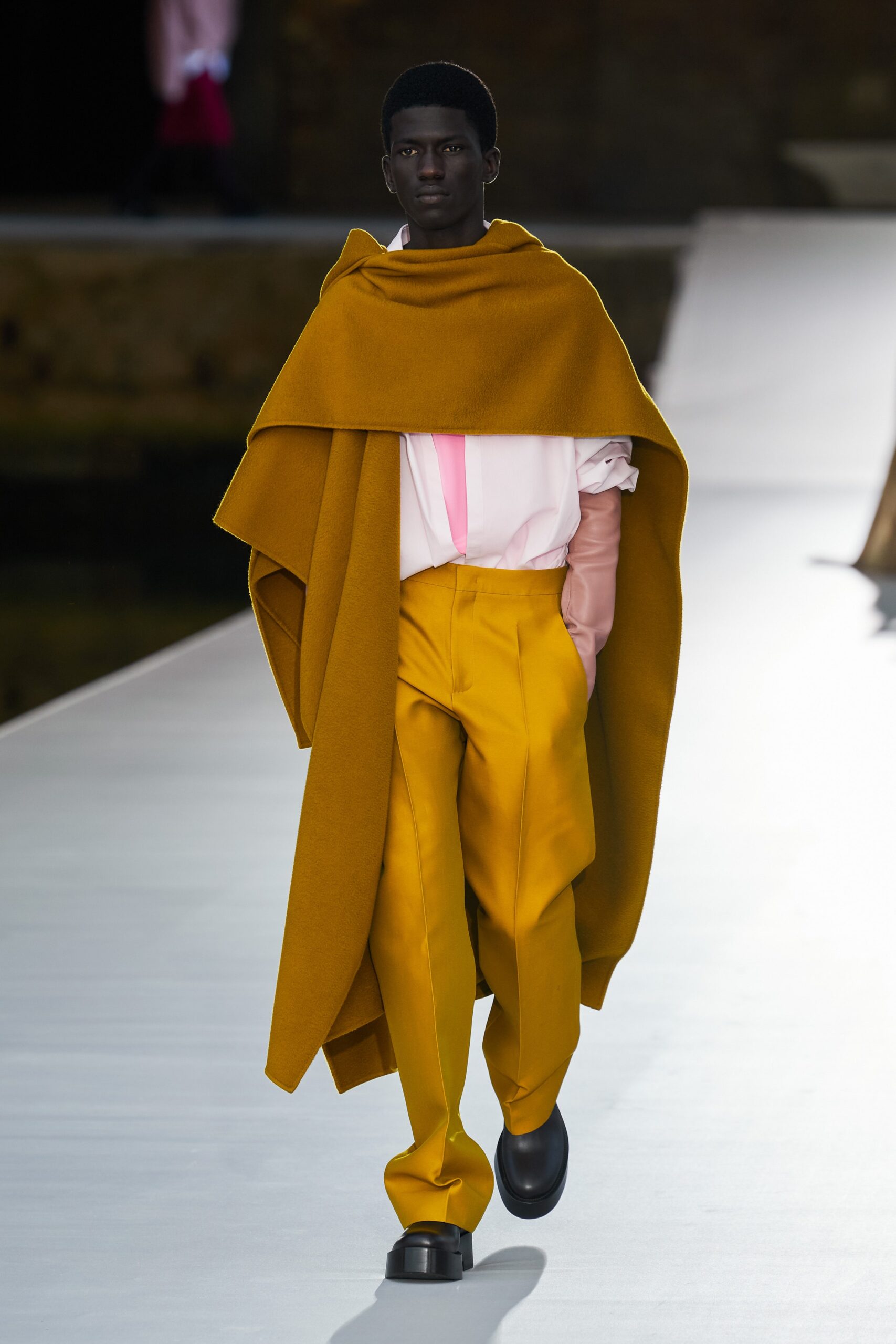 Valentino F/W 21 Couture Look 31