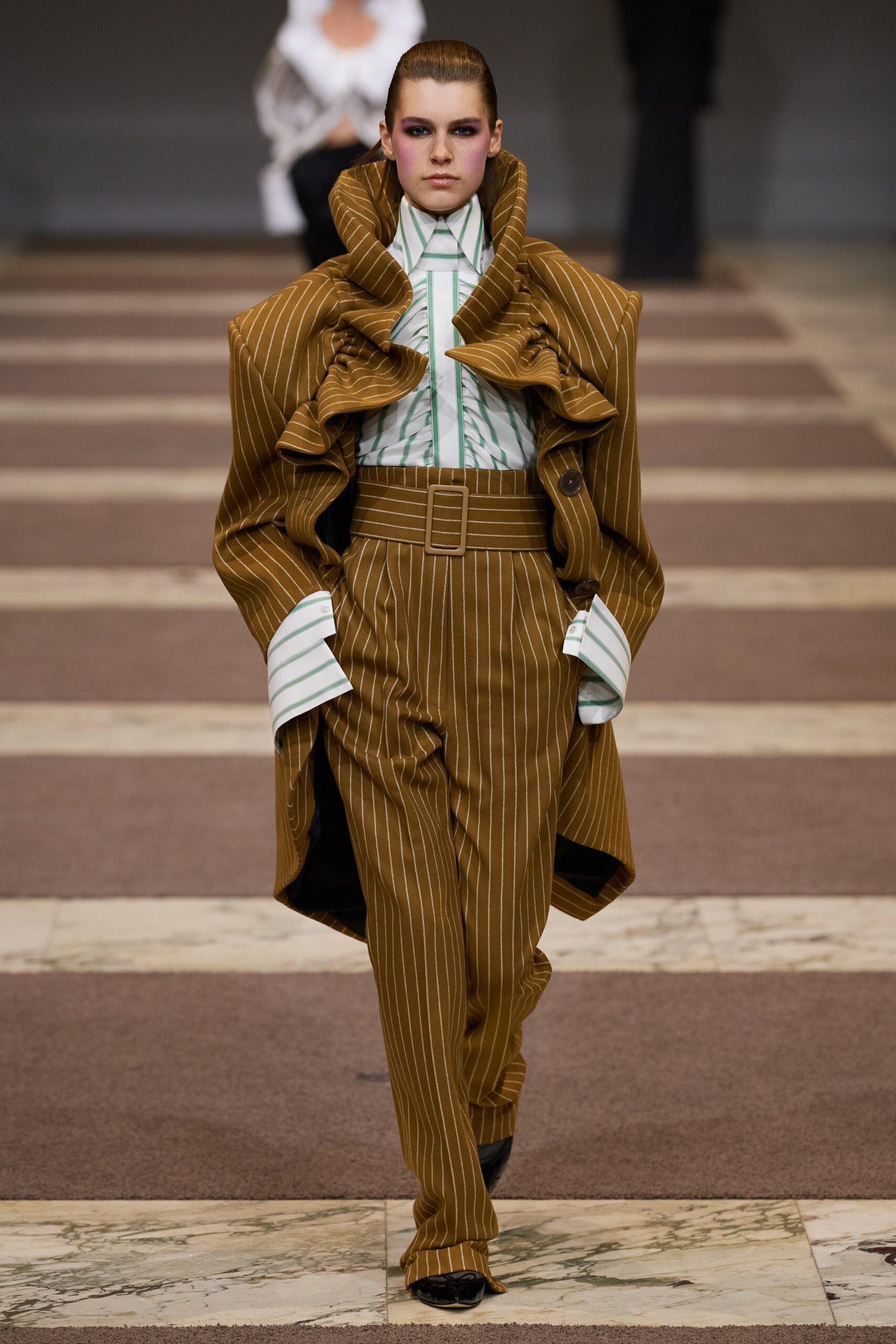 Viktor & Rolf F/W 22 Couture Look 31