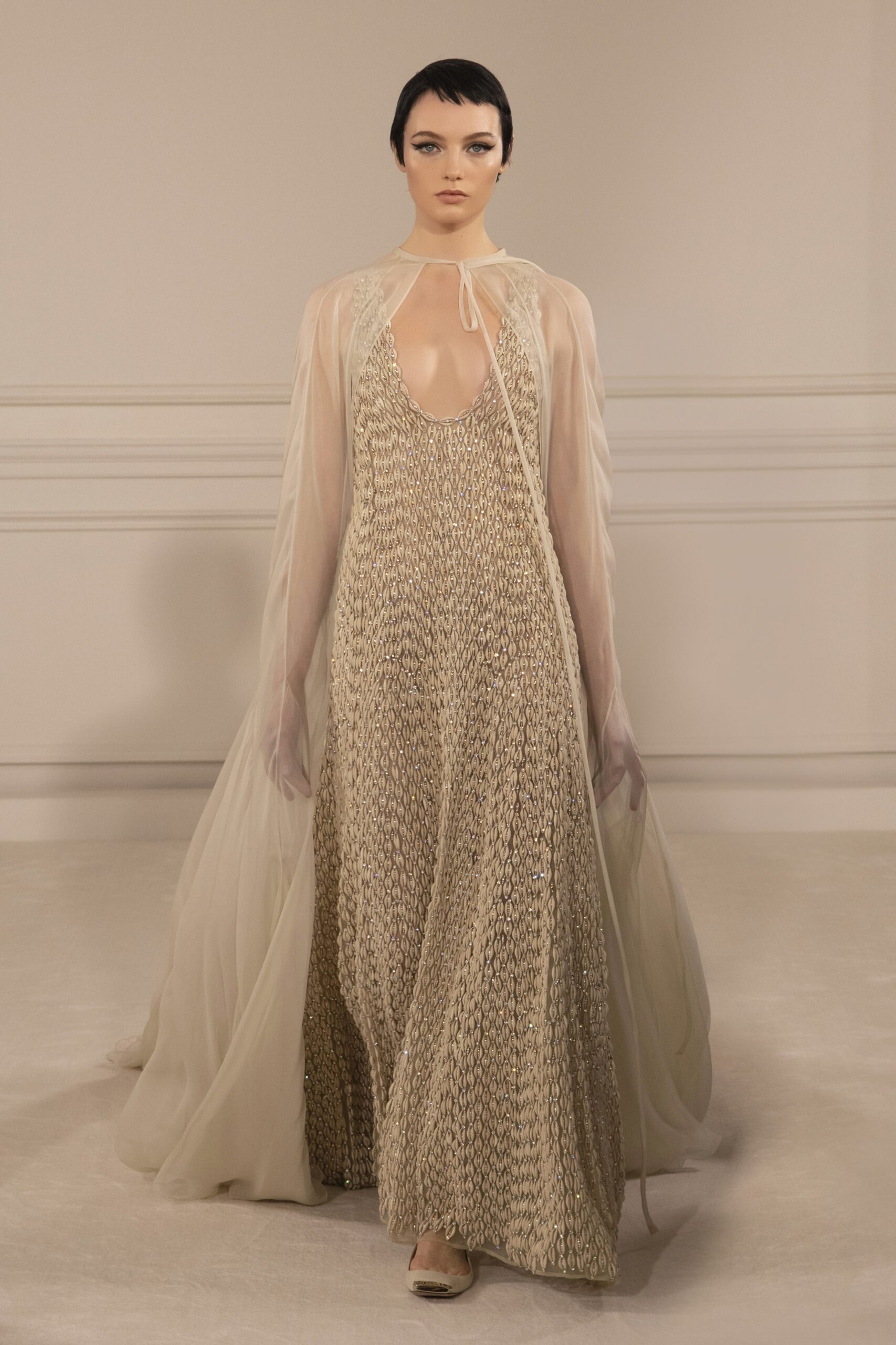 Valentino S/S 22 Couture Look 32