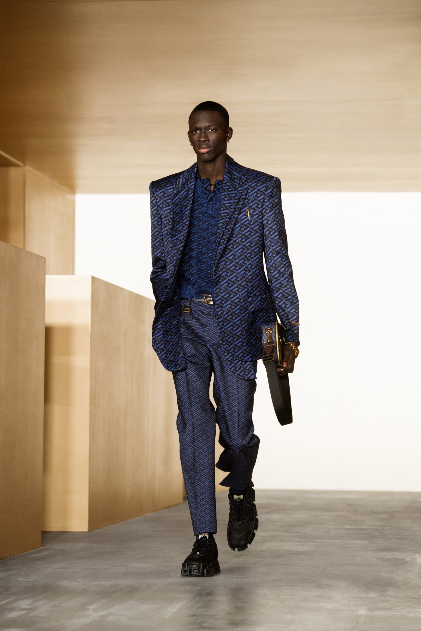 Versace F/W 21 Look 33