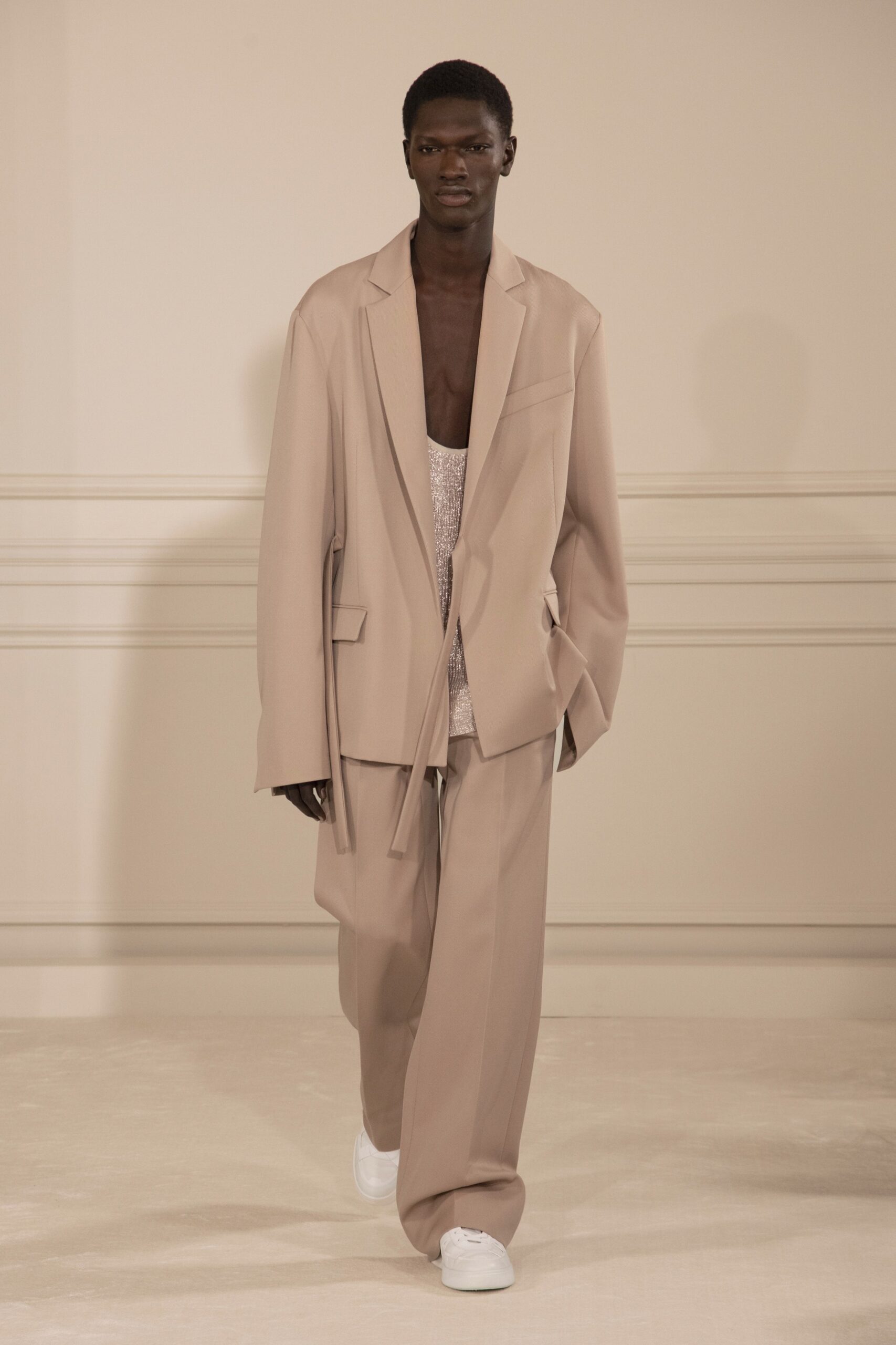 Valentino S/S 22 Couture Look 33