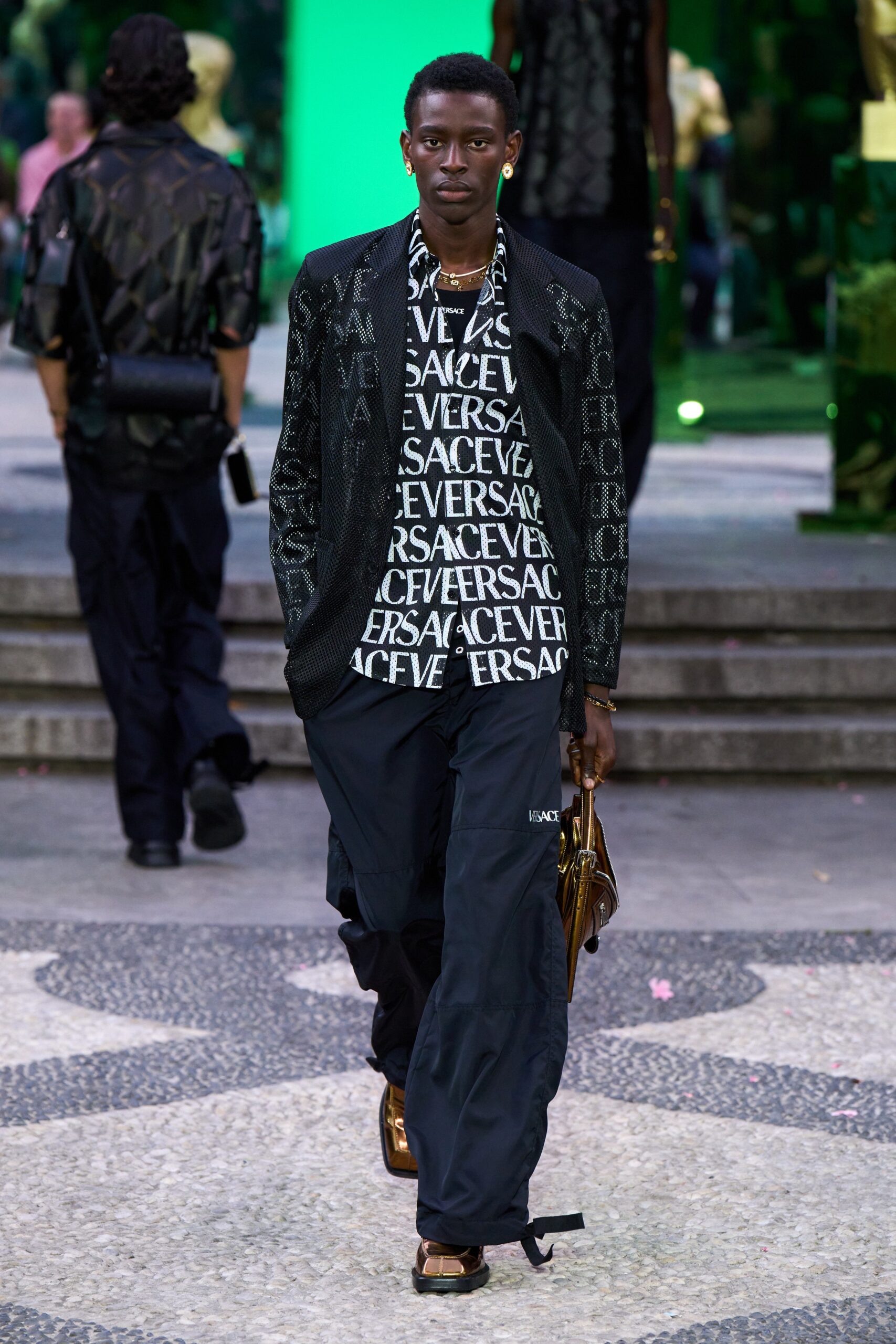 Versace S/S 23 Menswear Look 33