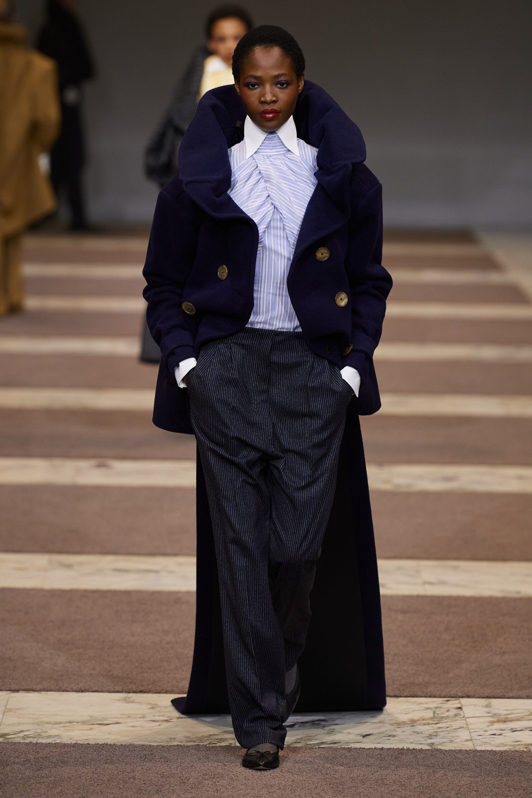 Viktor & Rolf F/W 22 Couture Look 33