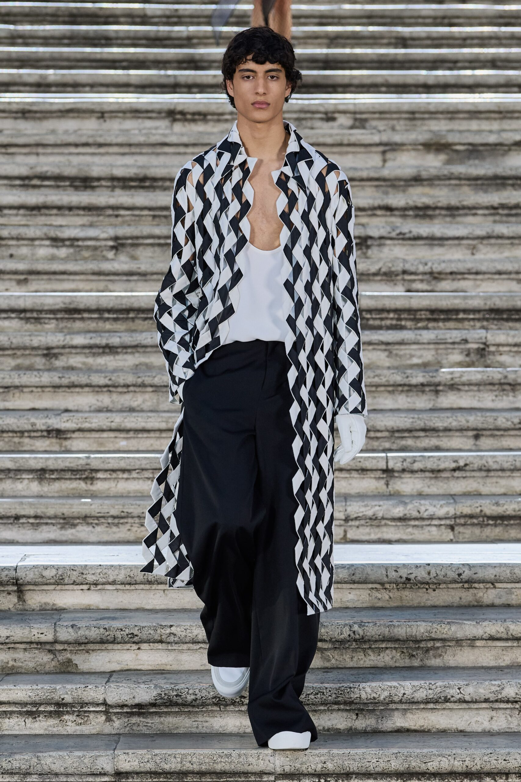 Valentino F/W 22 Couture Look 34