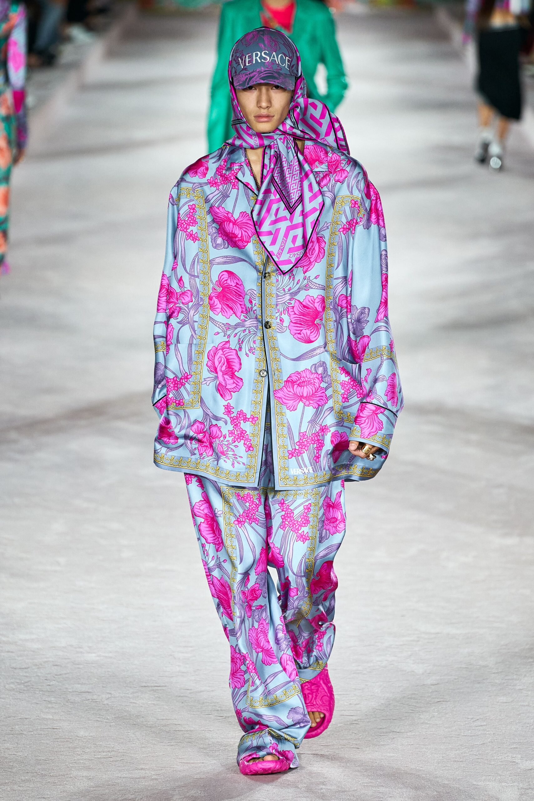 Versace S/S 22 Look 35