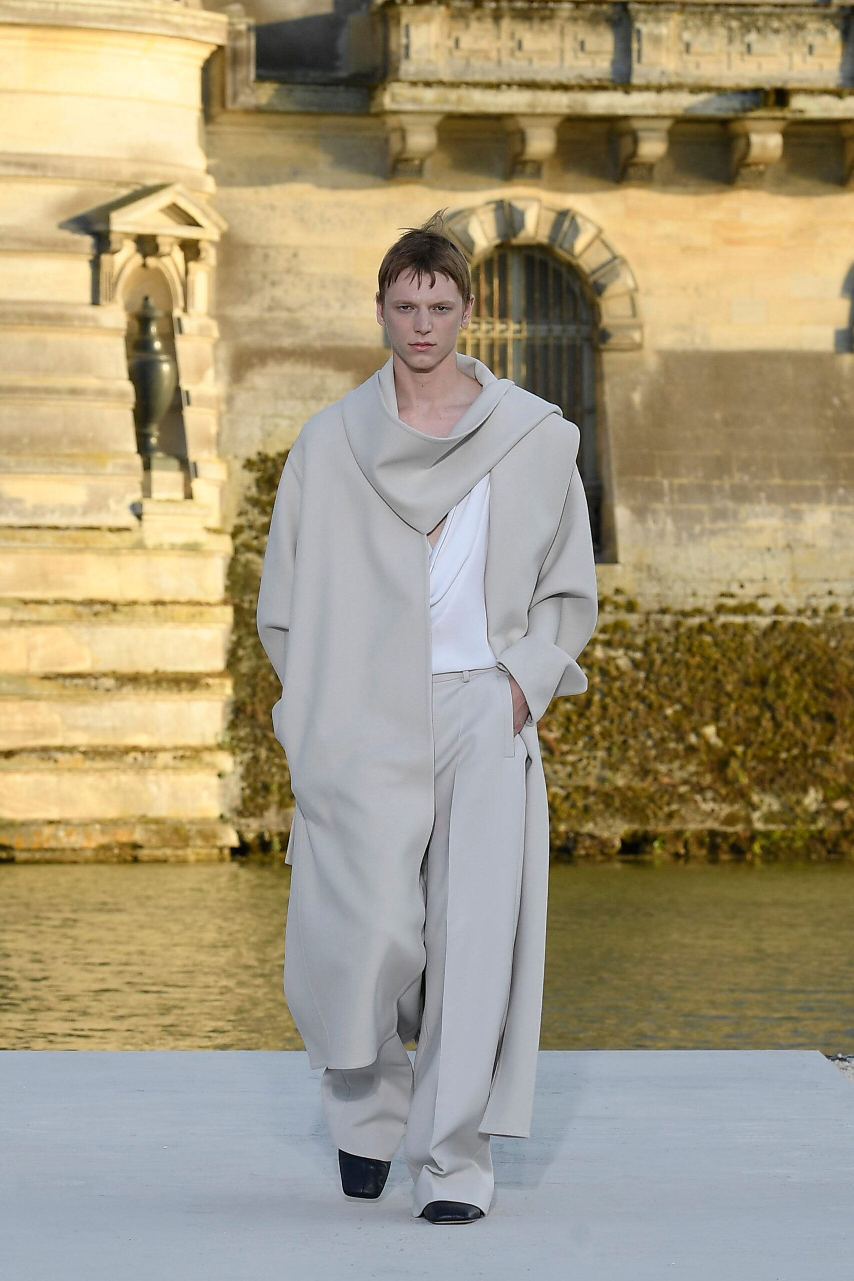 Valentino F/W 23 Couture Look 35