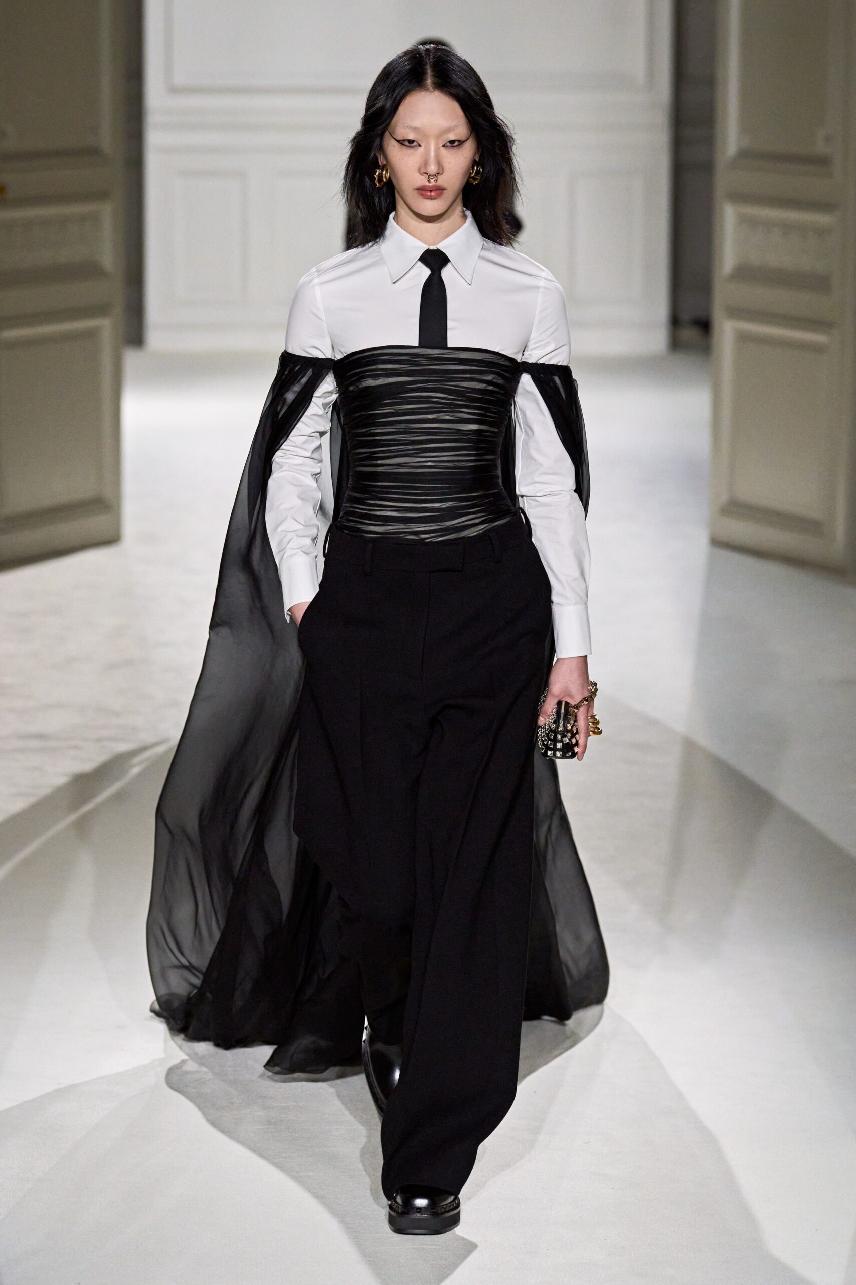 Valentino F/W 23 Look 36