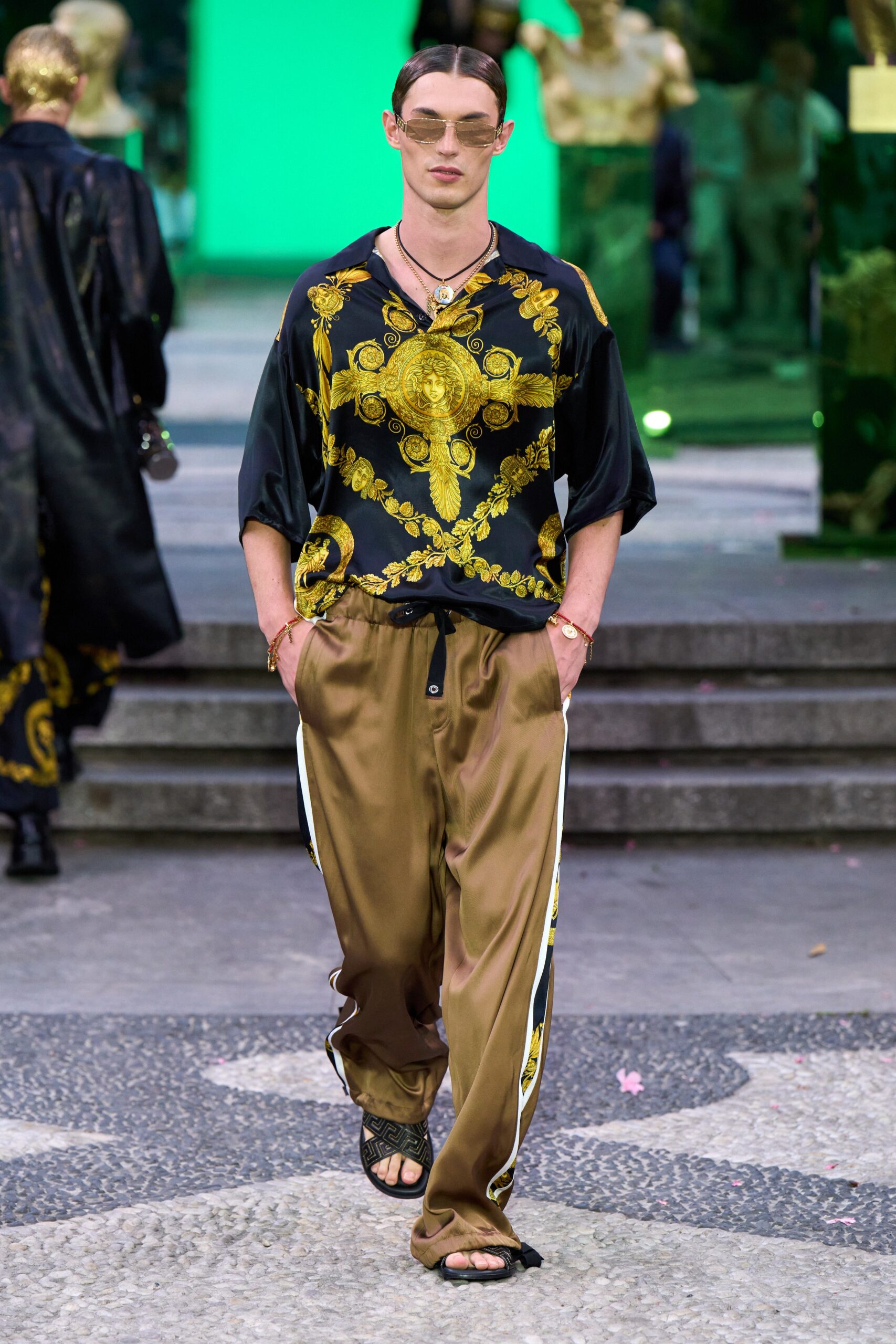 Versace S/S 23 Menswear Look 38