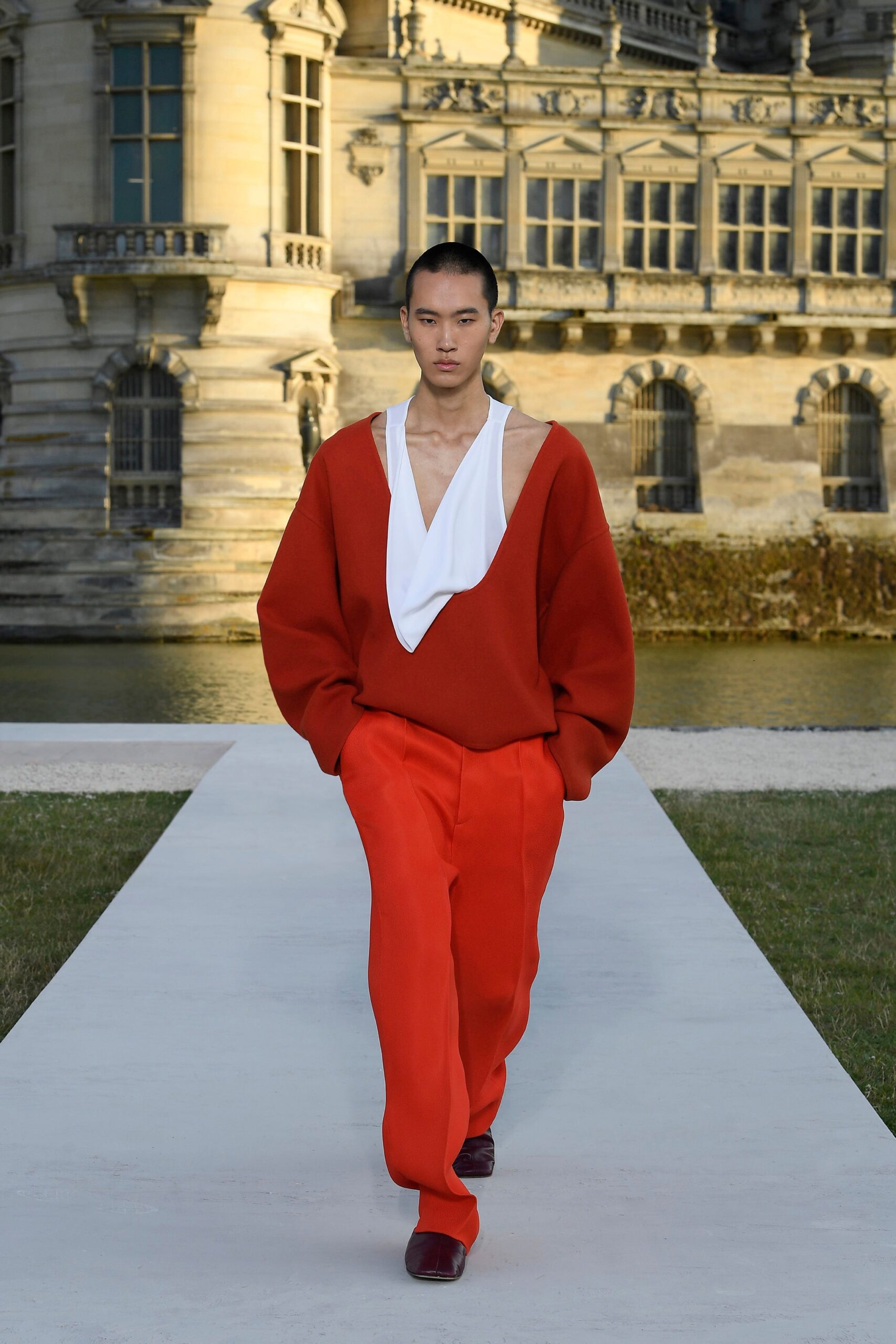 Valentino F/W 23 Couture Look 39