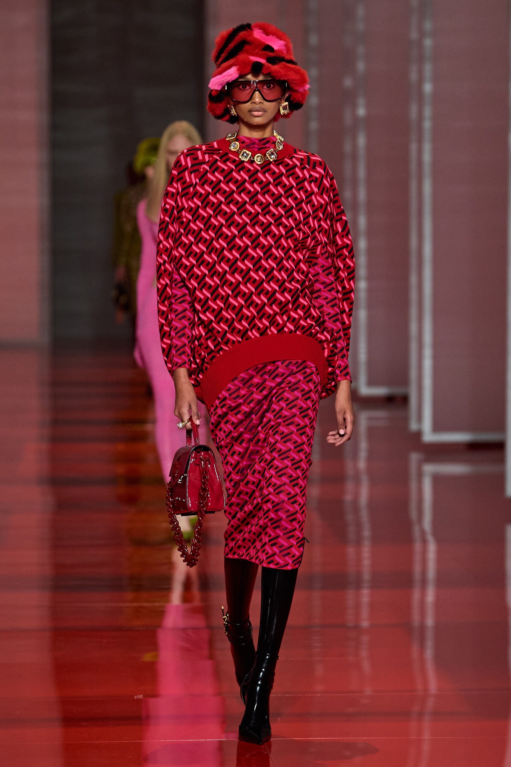 Versace F/W 22 Look 39