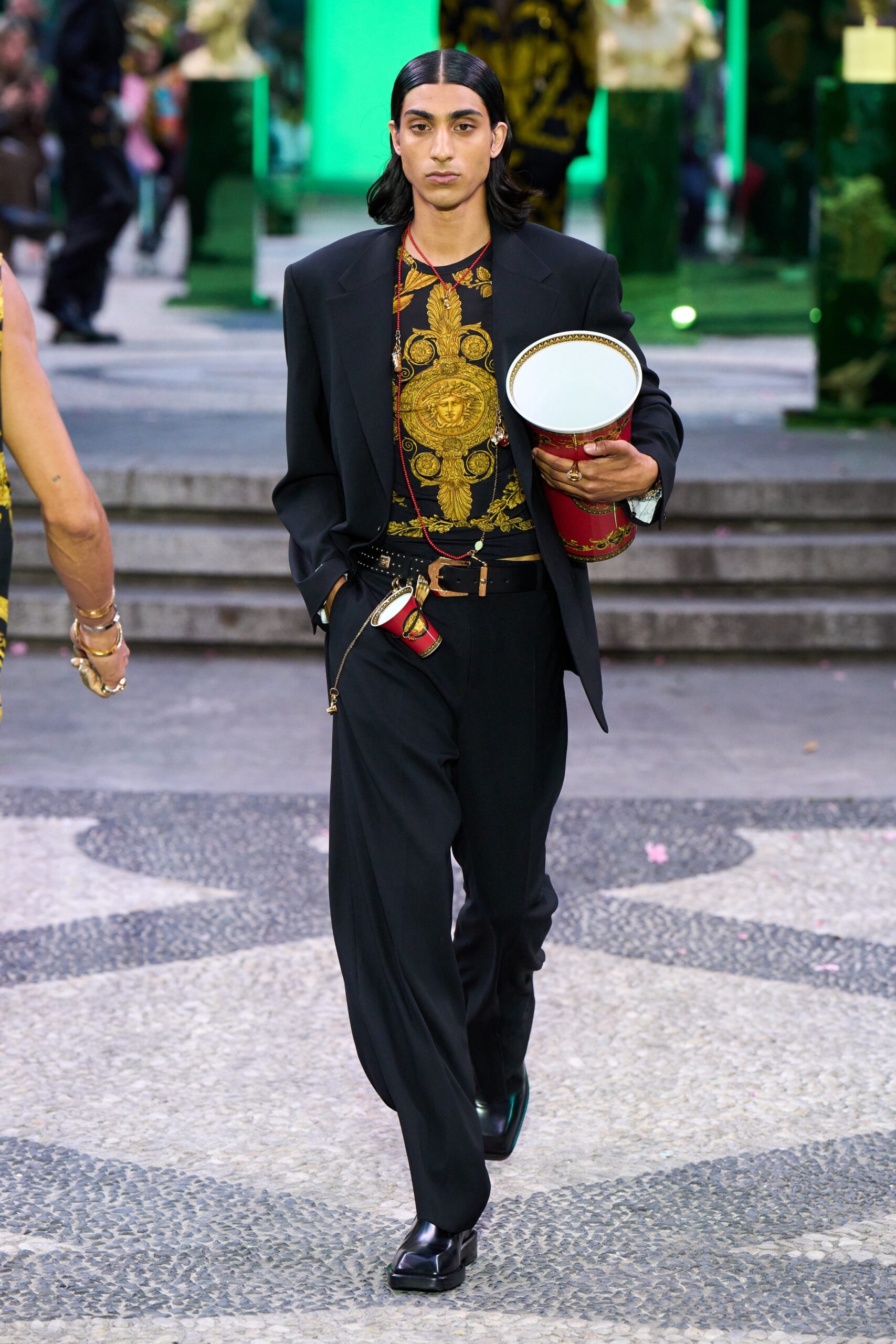 Versace S/S 23 Menswear Look 40
