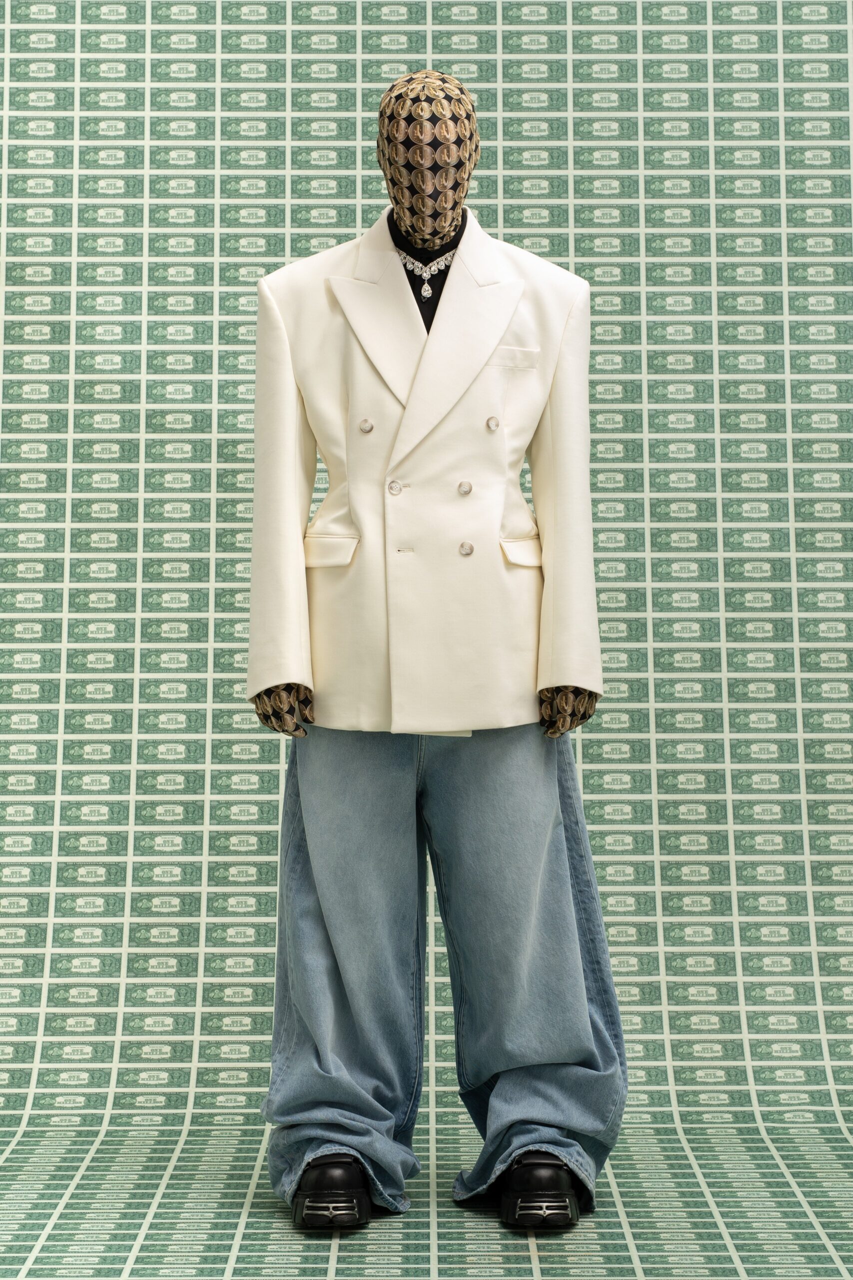 Vetements F/W 22 Look 43