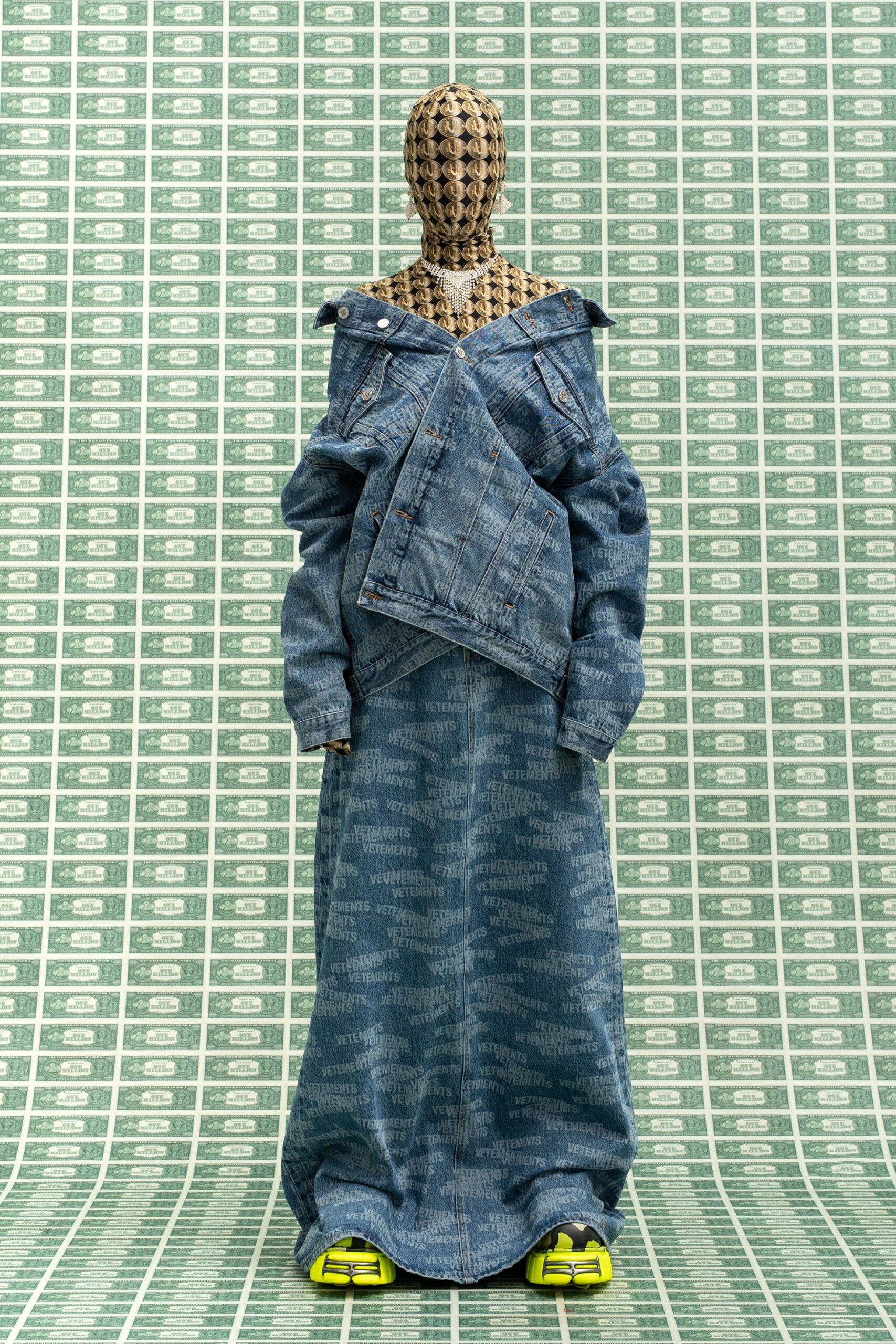 Vetements F/W 22 Look 44