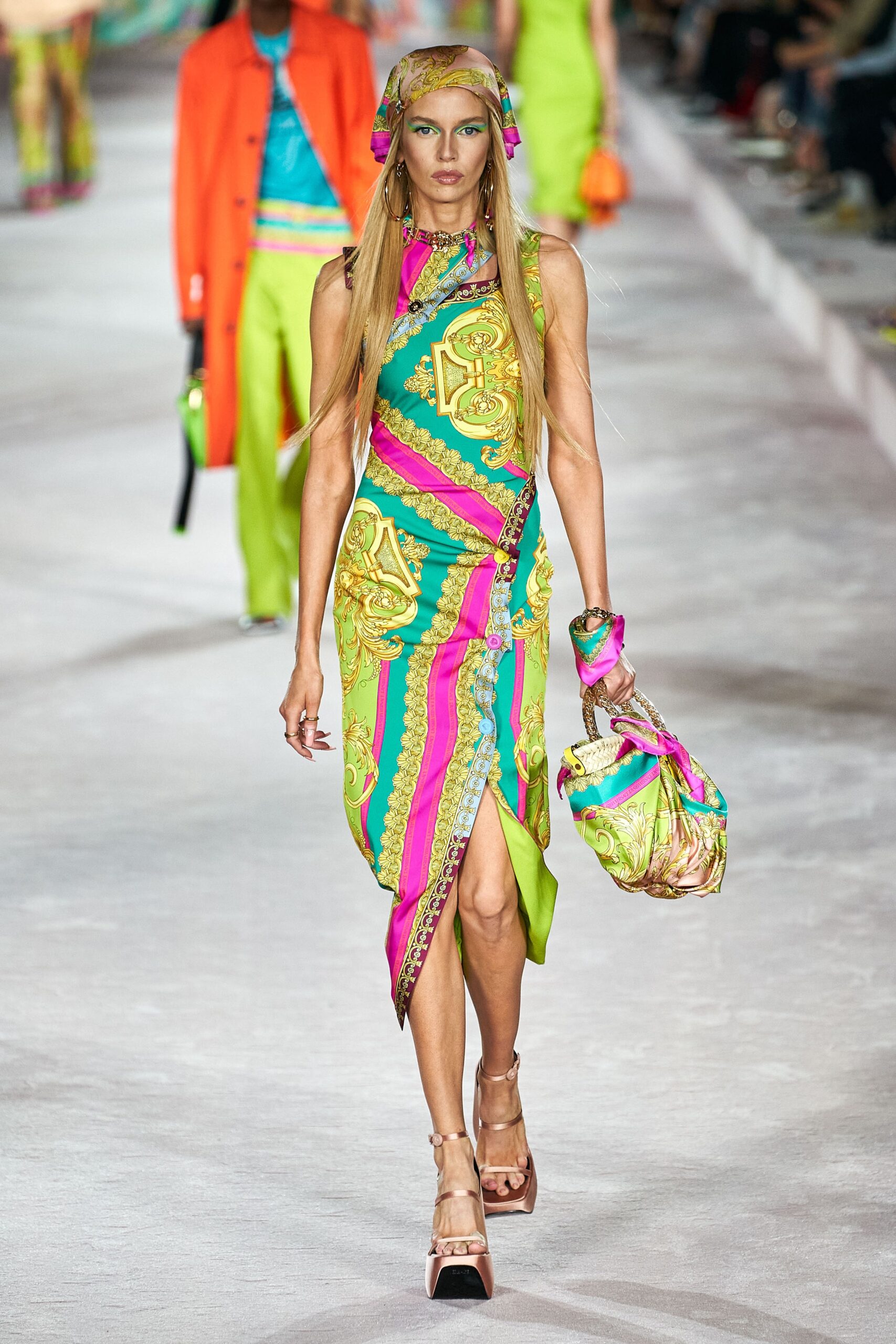 Versace S/S 22 Look 49