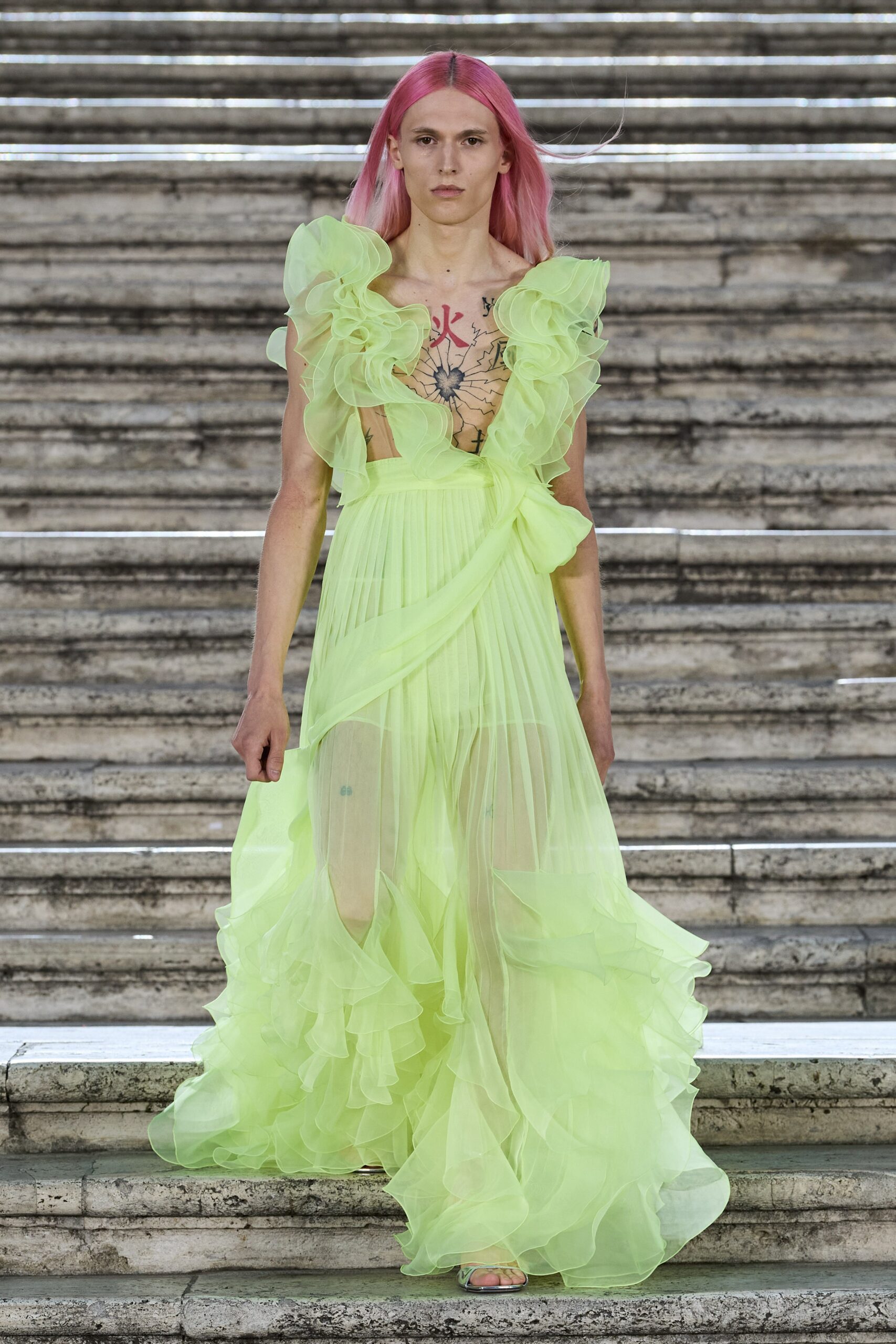 Valentino F/W 22 Couture Look 60