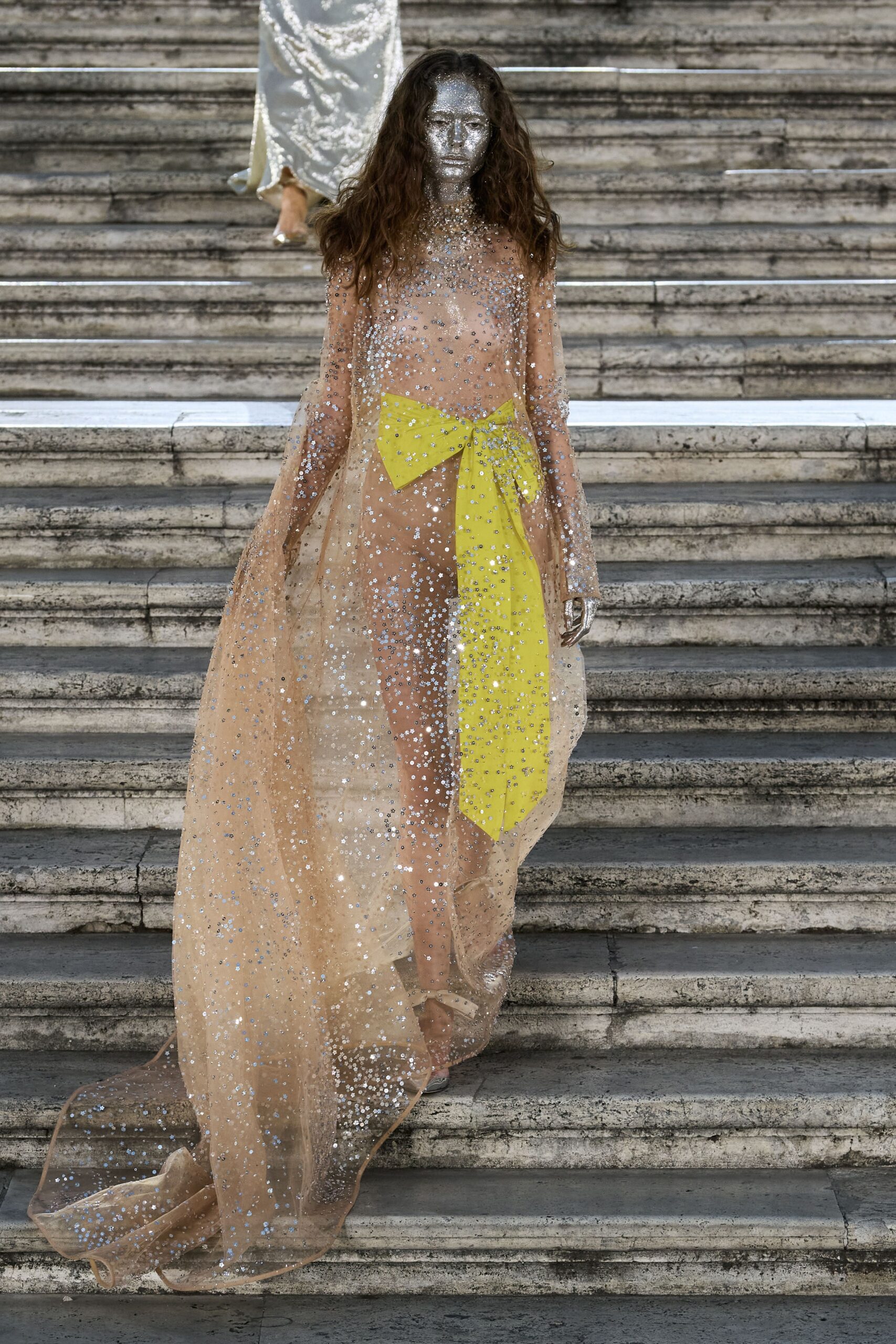 Valentino F/W 22 Couture Look 77