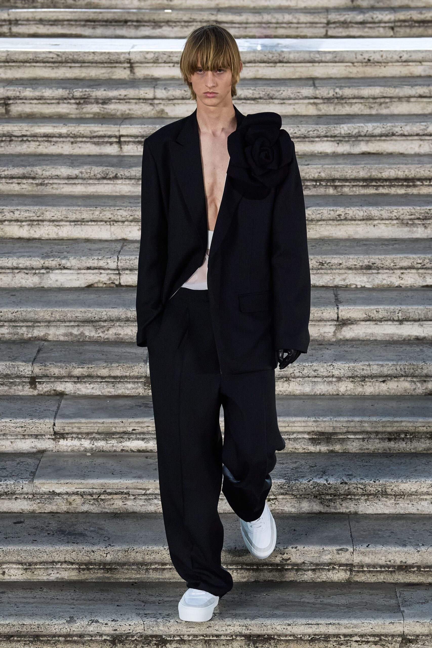 Valentino F/W 22 Couture Look 85
