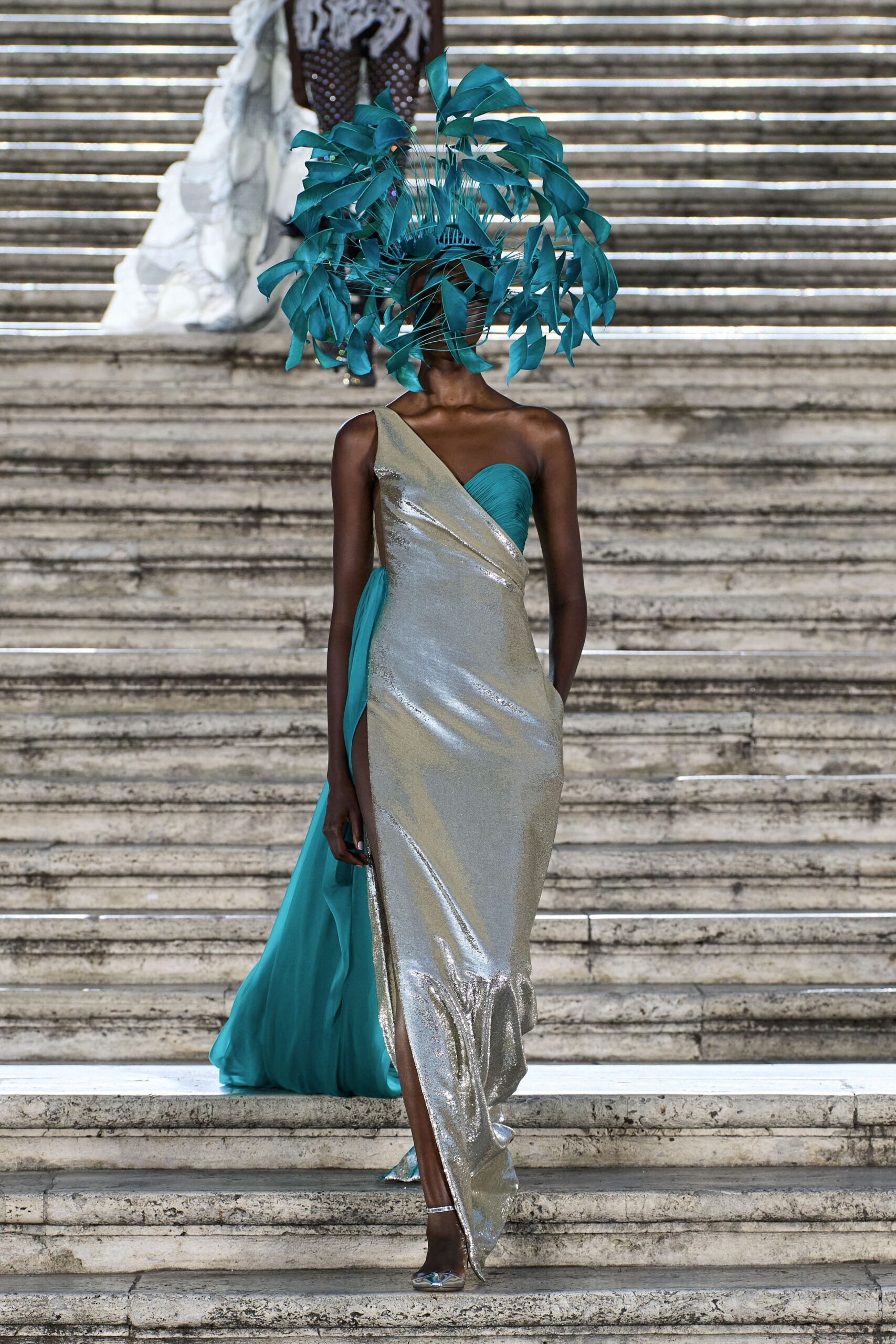 Valentino F/W 22 Couture Look 98