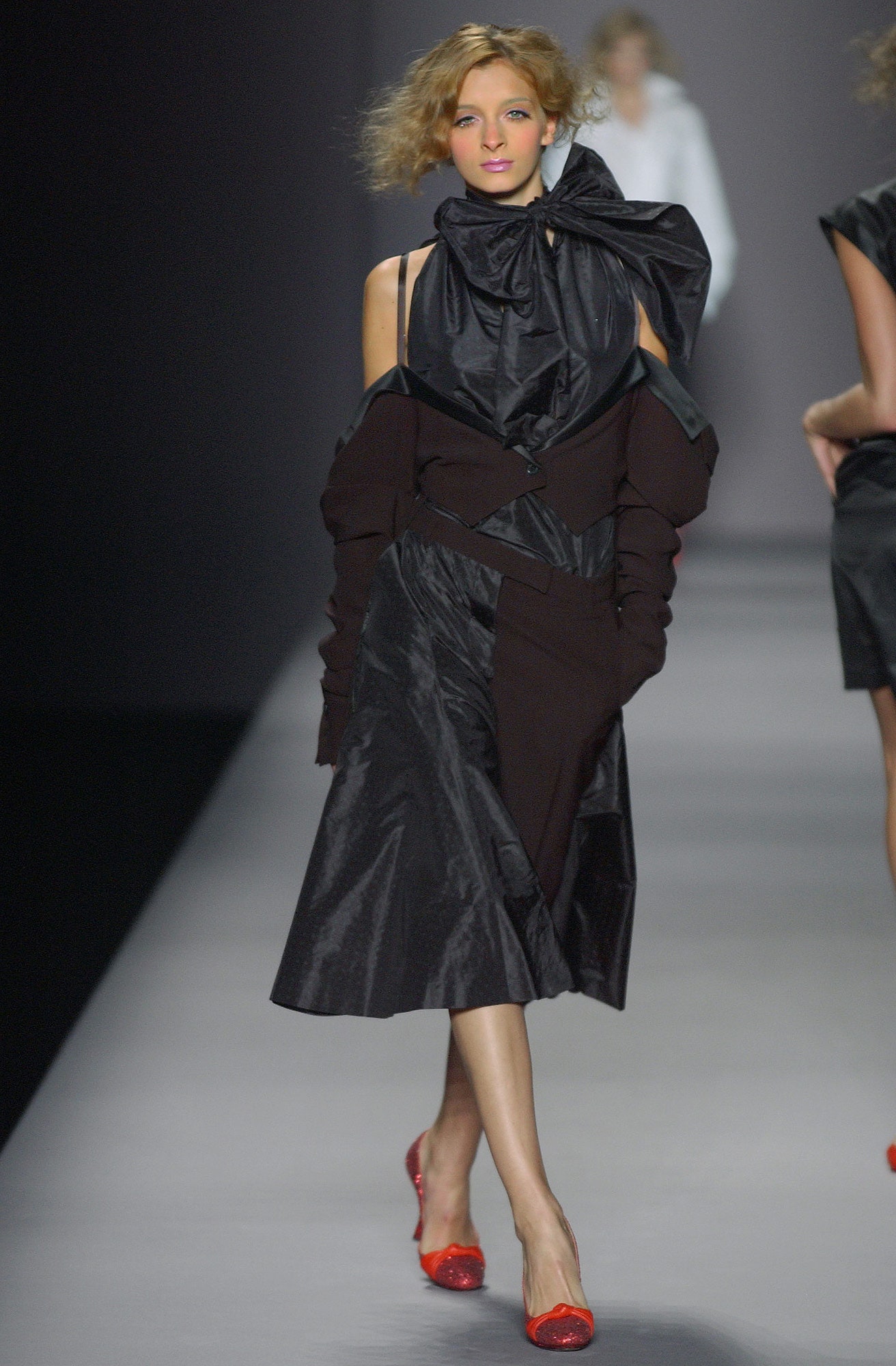 Viktor & Rolf S/S 04 Look 37